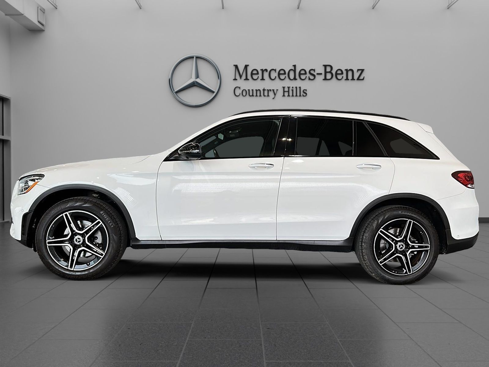 Photo 2021 Mercedes-Benz GLC300 4MATIC SUV #2