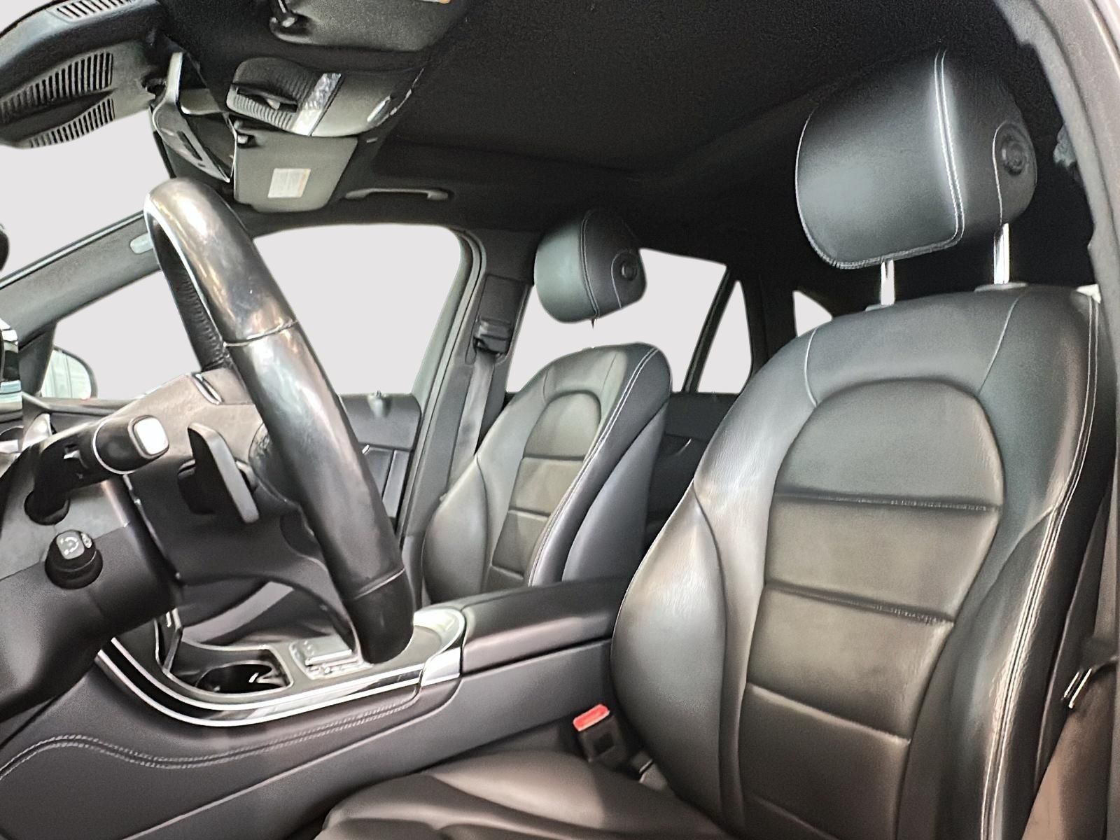 Photo 2021 Mercedes-Benz GLC300 4MATIC SUV #3