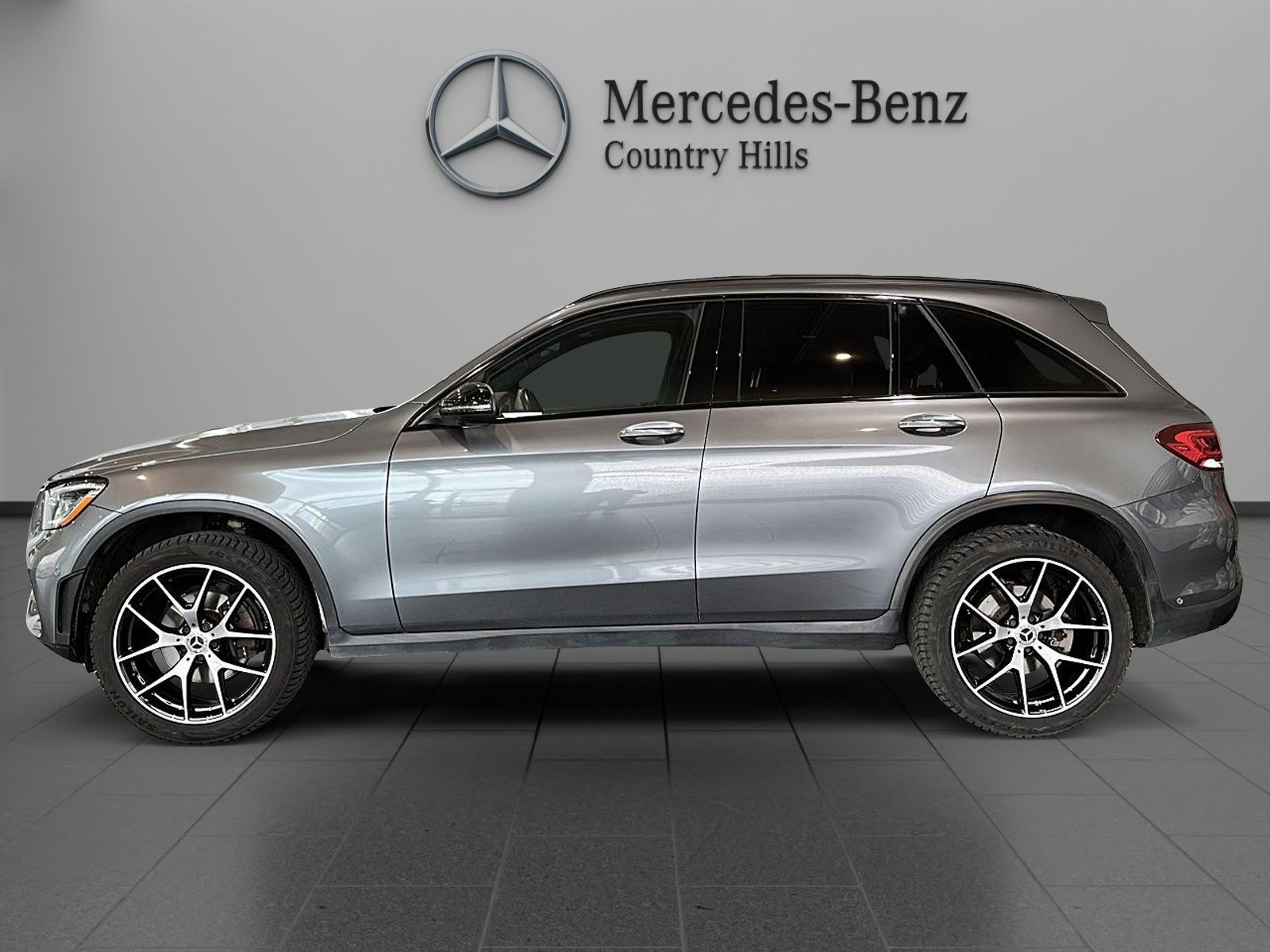 Photo 2022 Mercedes-Benz GLC300 4MATIC SUV #2