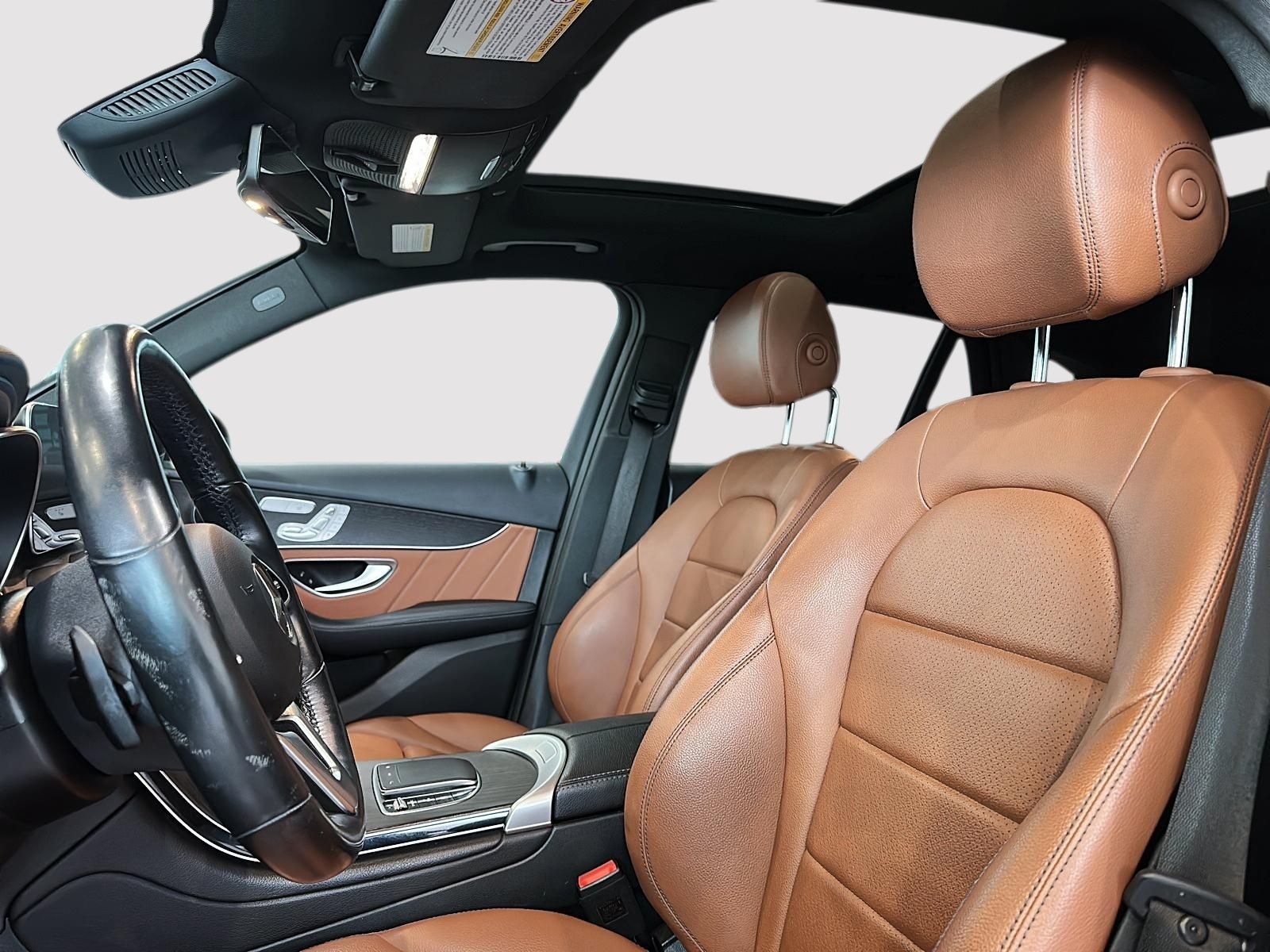 Photo 2022 Mercedes-Benz GLC300 4MATIC SUV #3