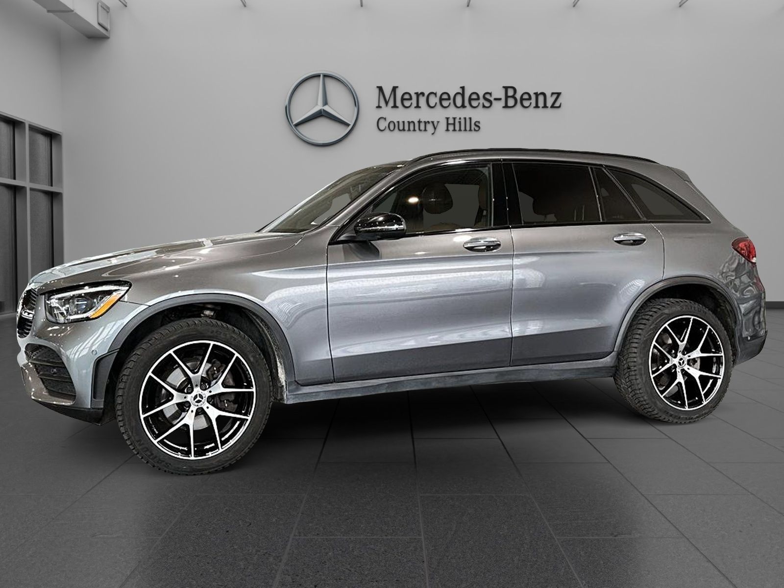 Photo 2022 Mercedes-Benz GLC300 4MATIC SUV #1