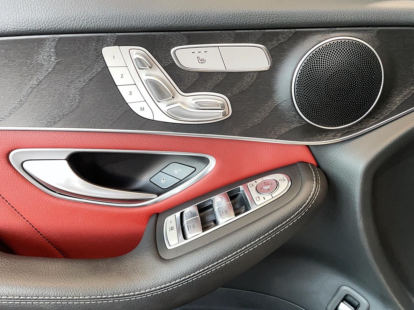 Photo 2022 Mercedes-Benz GLC300 4MATIC SUV #3