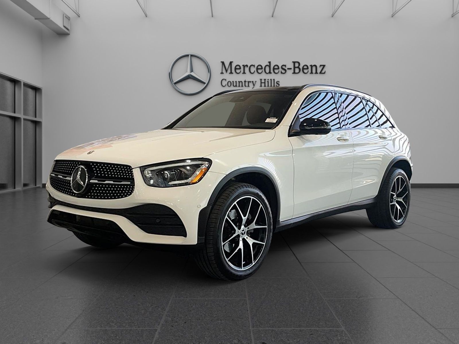 Photo 2022 Mercedes-Benz GLC300 4MATIC SUV #1