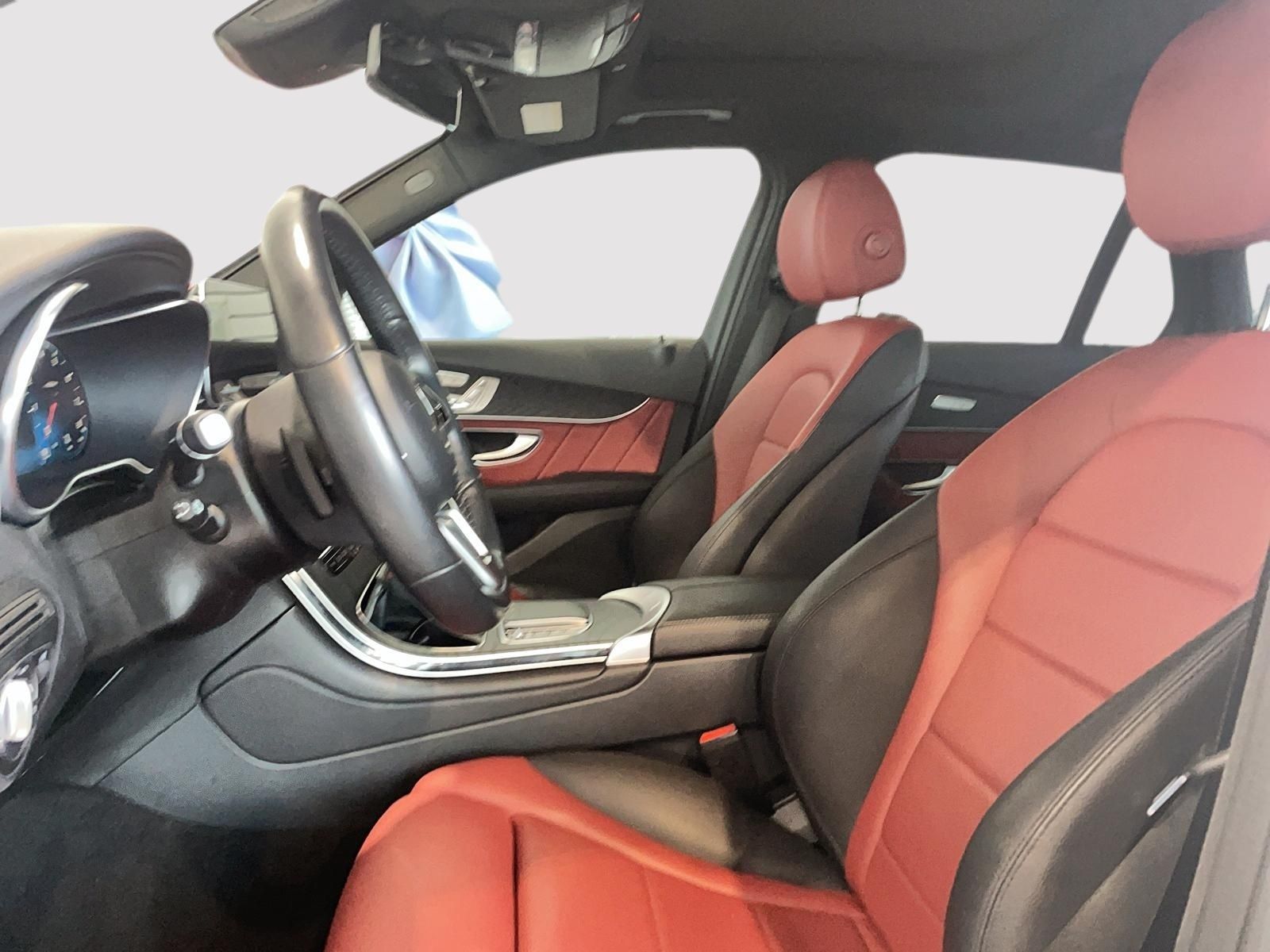 Photo 2022 Mercedes-Benz GLC300 4MATIC SUV #4