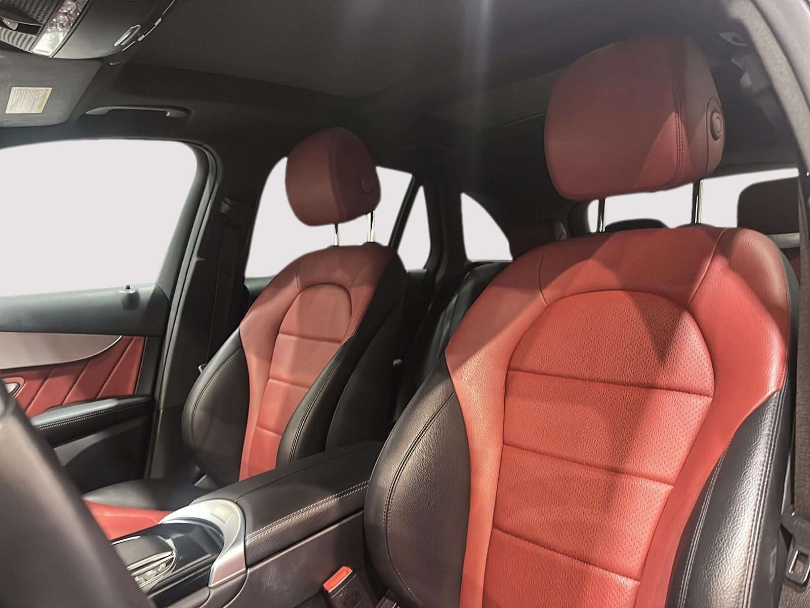 Photo 2022 Mercedes-Benz GLC300 4MATIC SUV #3