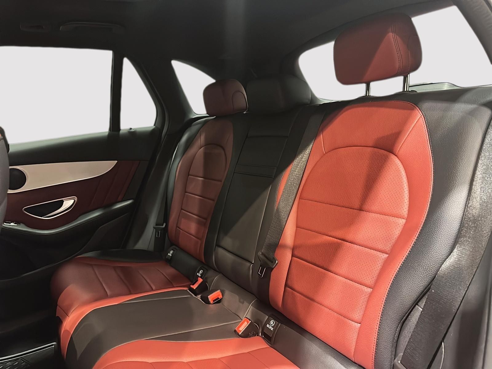 Photo 2022 Mercedes-Benz GLC300 4MATIC SUV #4