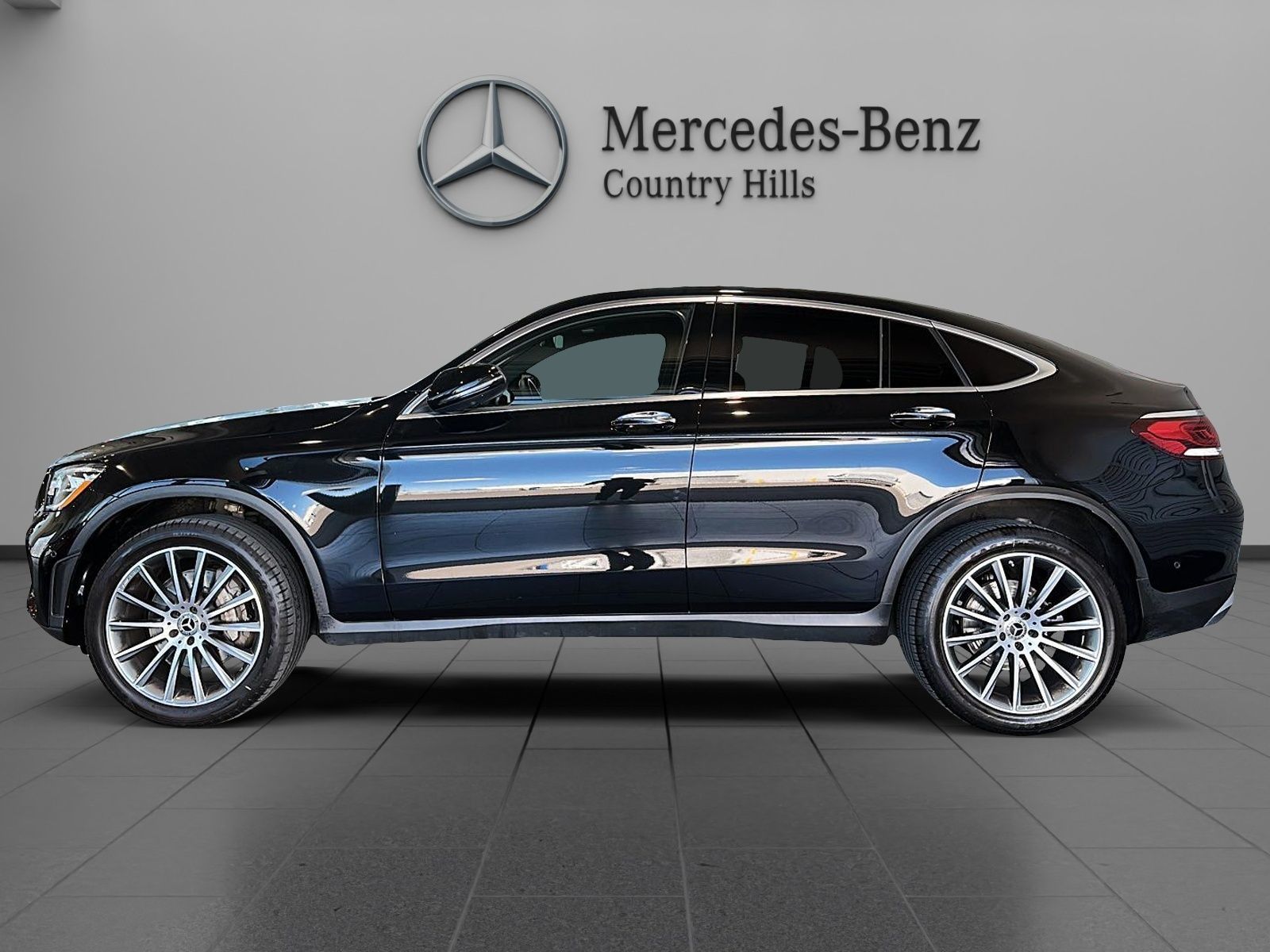 Photo 2023 Mercedes-Benz GLC300 4MATIC Coupe #2