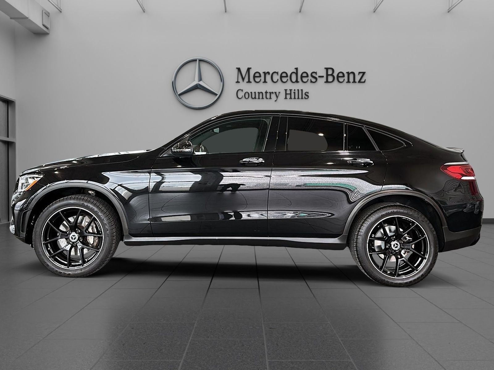 Photo 2023 Mercedes-Benz GLC300 4MATIC Coupe #2