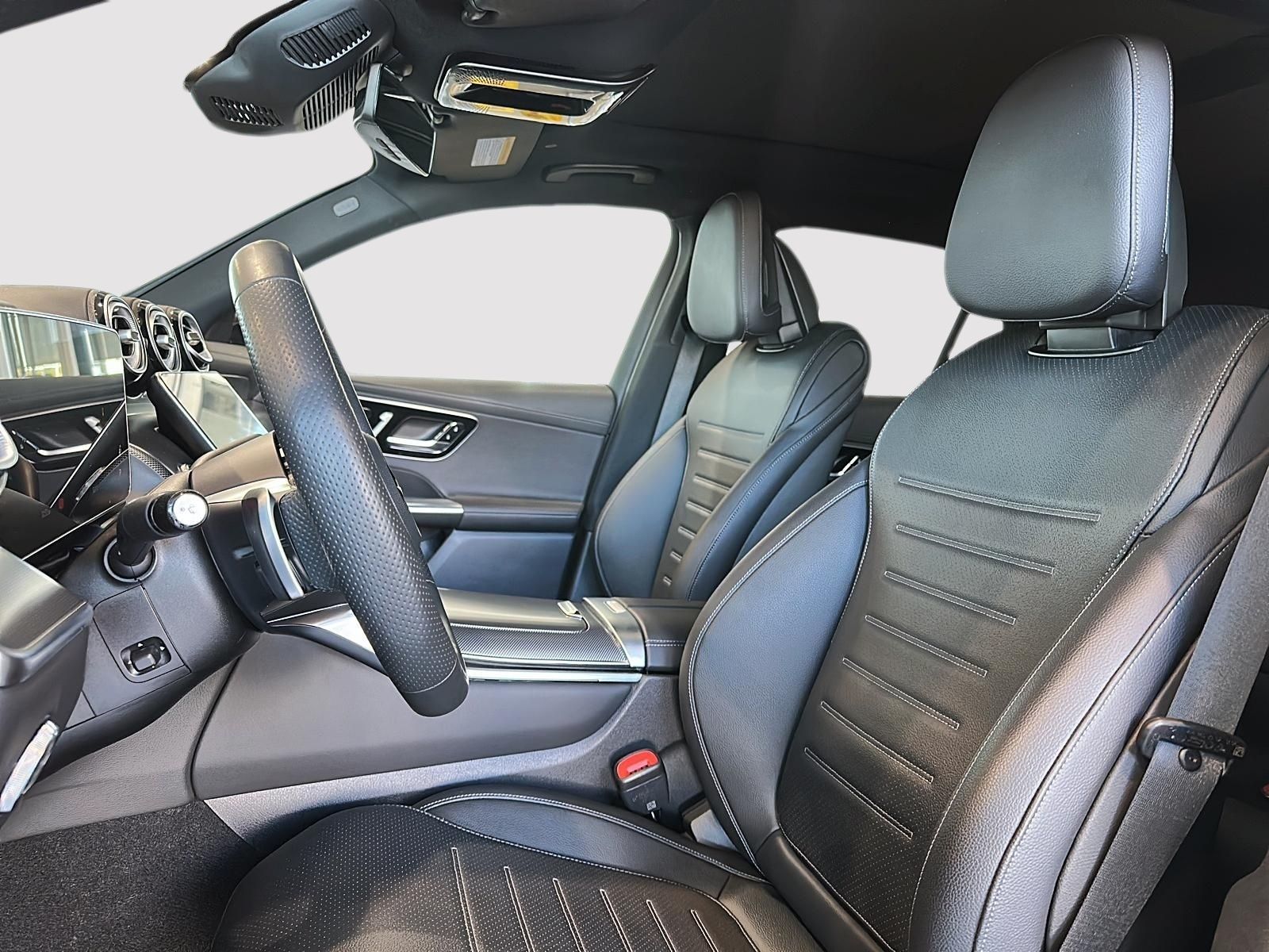 Photo 2023 Mercedes-Benz GLC300 4MATIC SUV #3