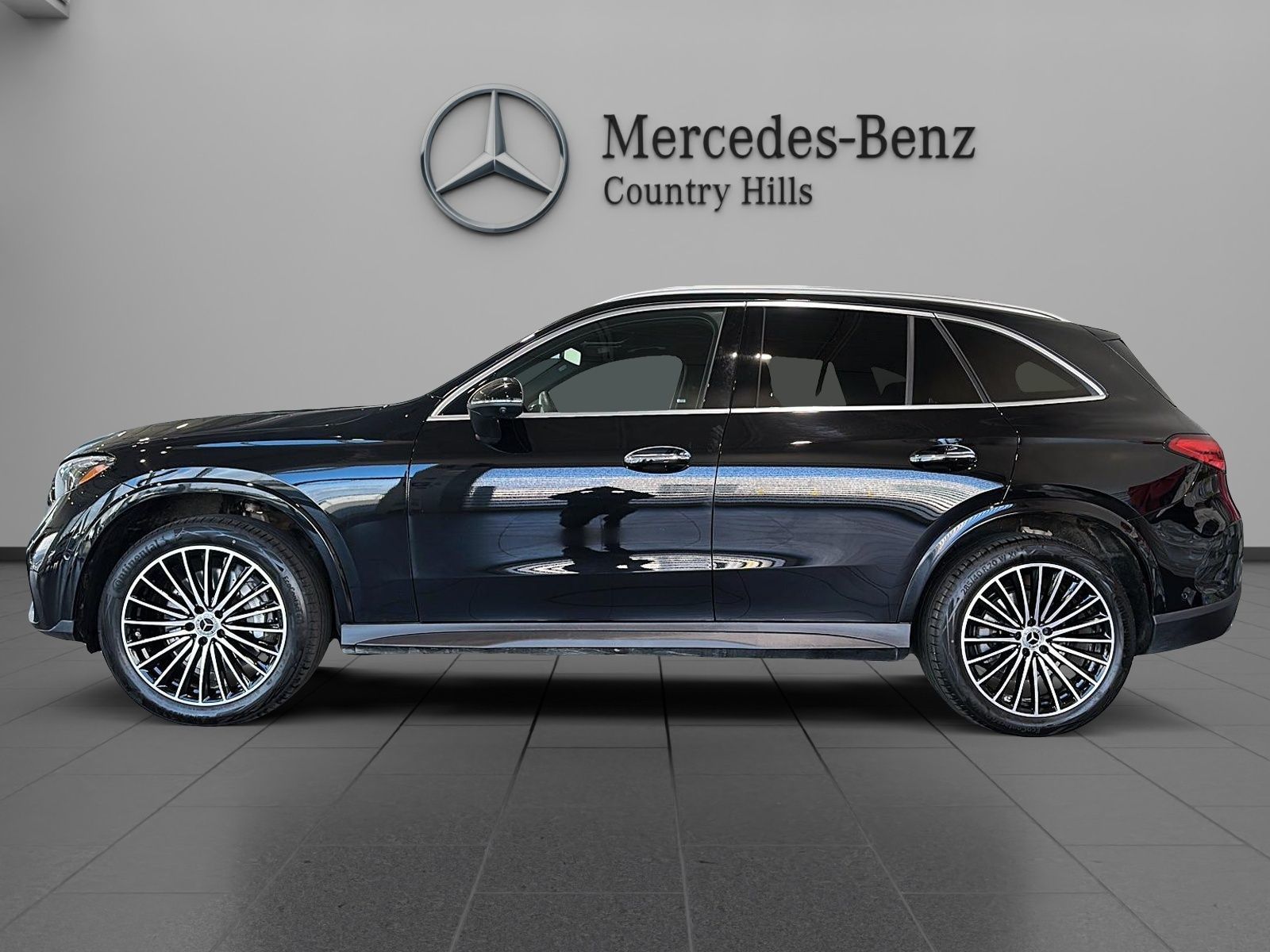 Photo 2025 Mercedes-Benz GLC300 4MATIC SUV #2