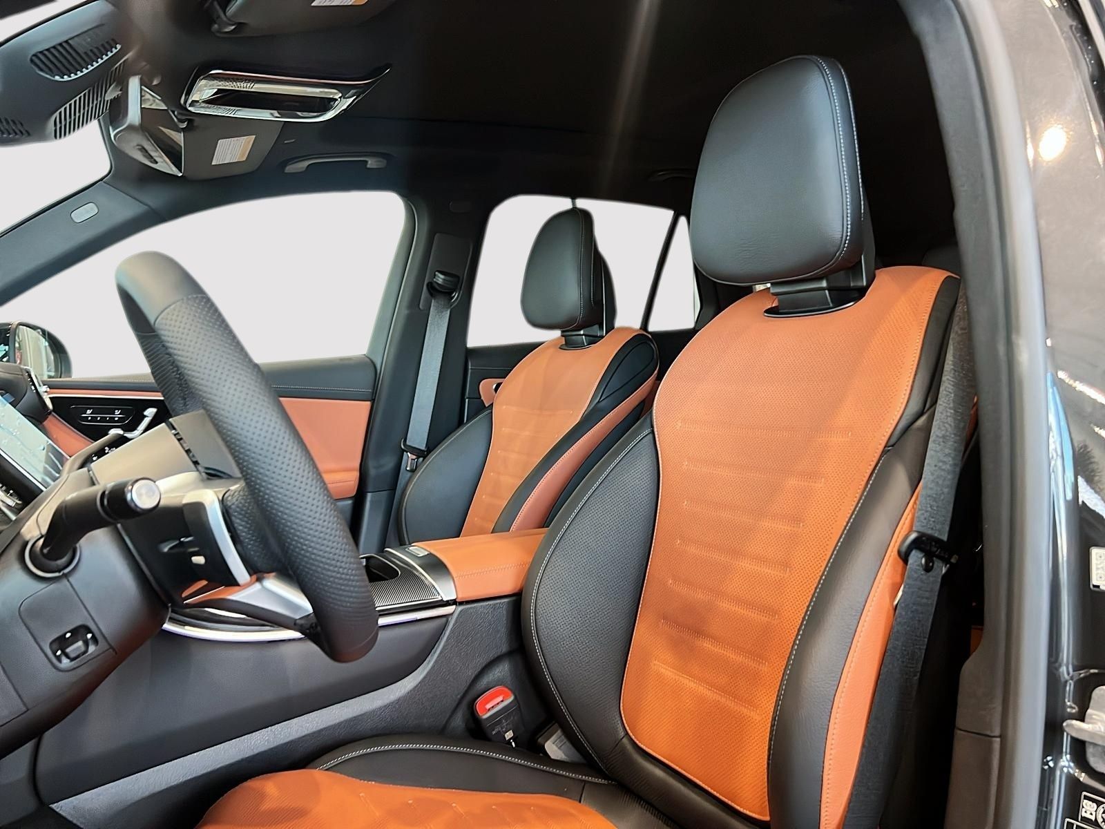 2026 Mercedes Benz GLC 300 4MATIC photo 3