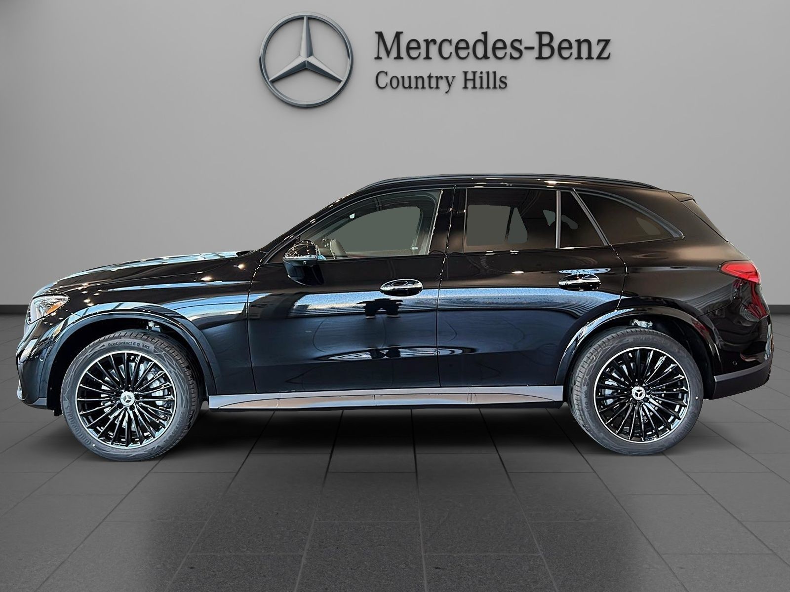 2026 Mercedes Benz GLC 300 4MATIC photo 3