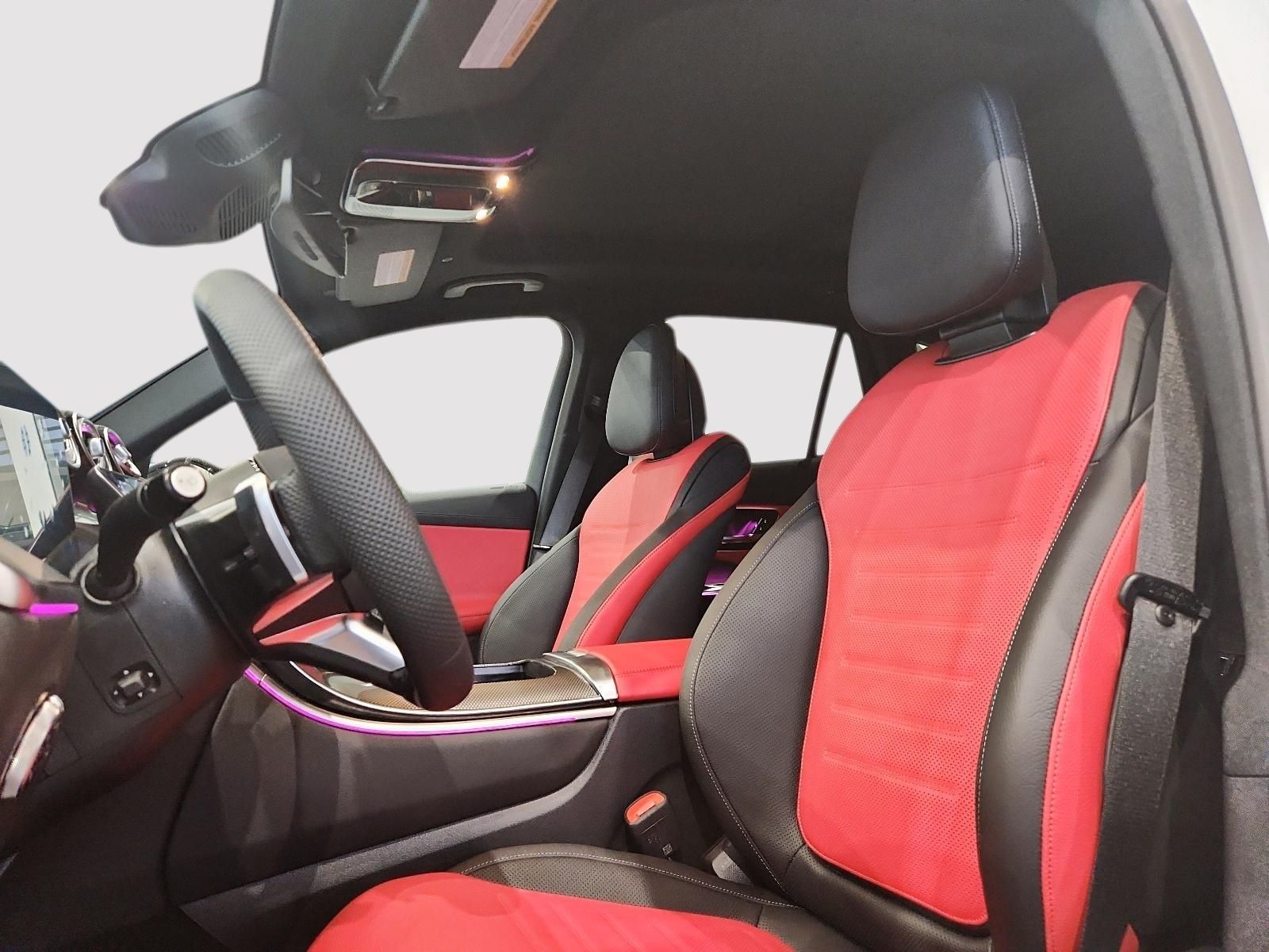 2026 Mercedes Benz GLC 300 4MATIC photo 3