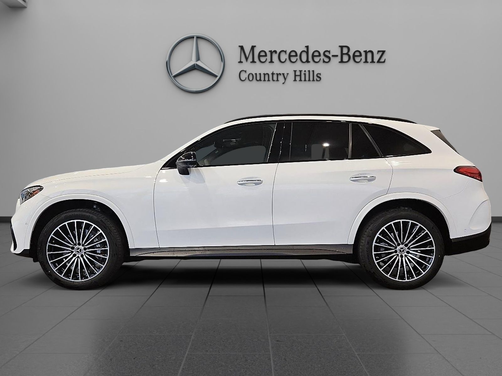 2026 Mercedes Benz GLC 300 4MATIC photo 2