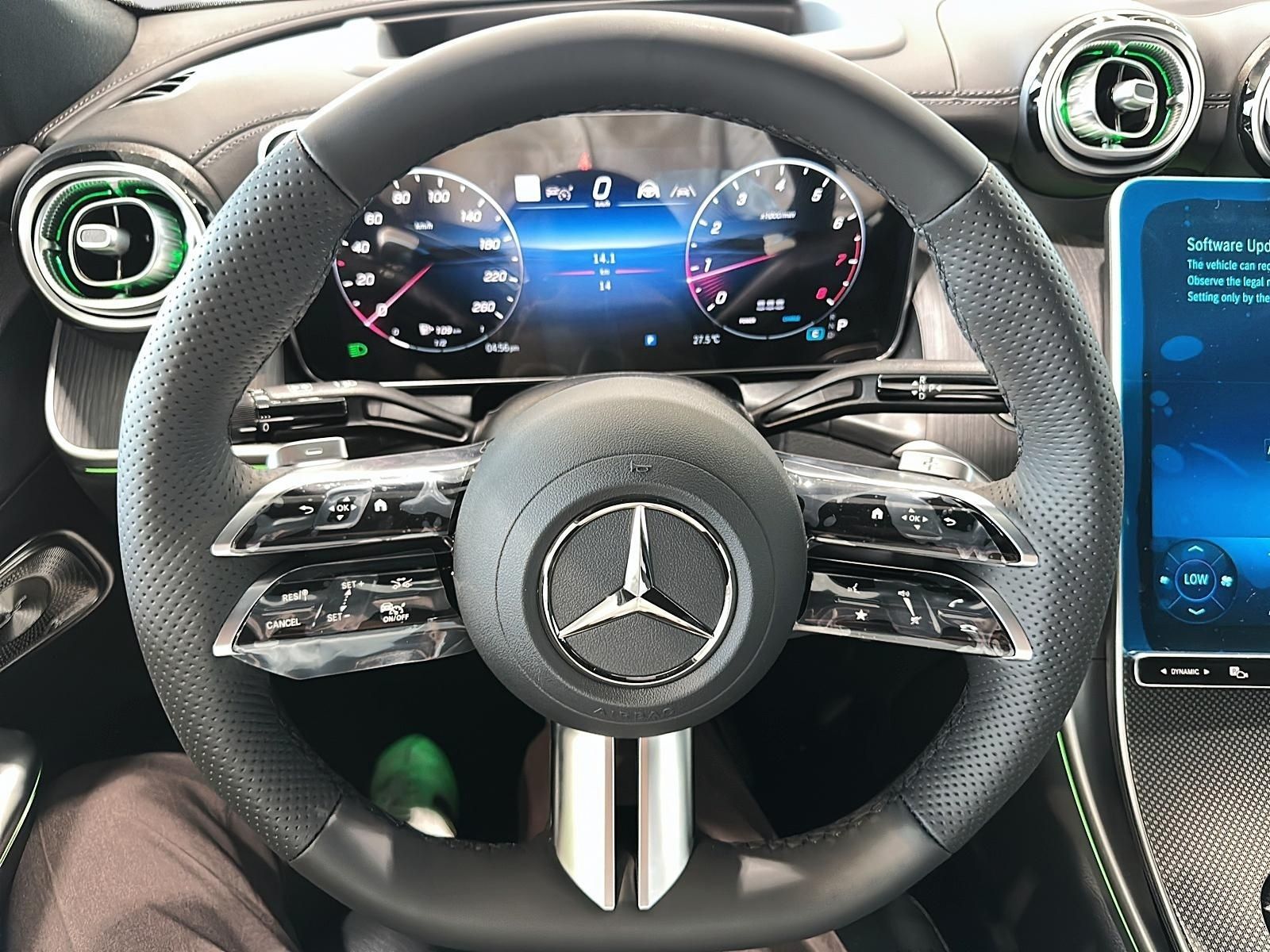 Photo 2027 Mercedes-Benz GLC 300 4MATIC Coupe #8