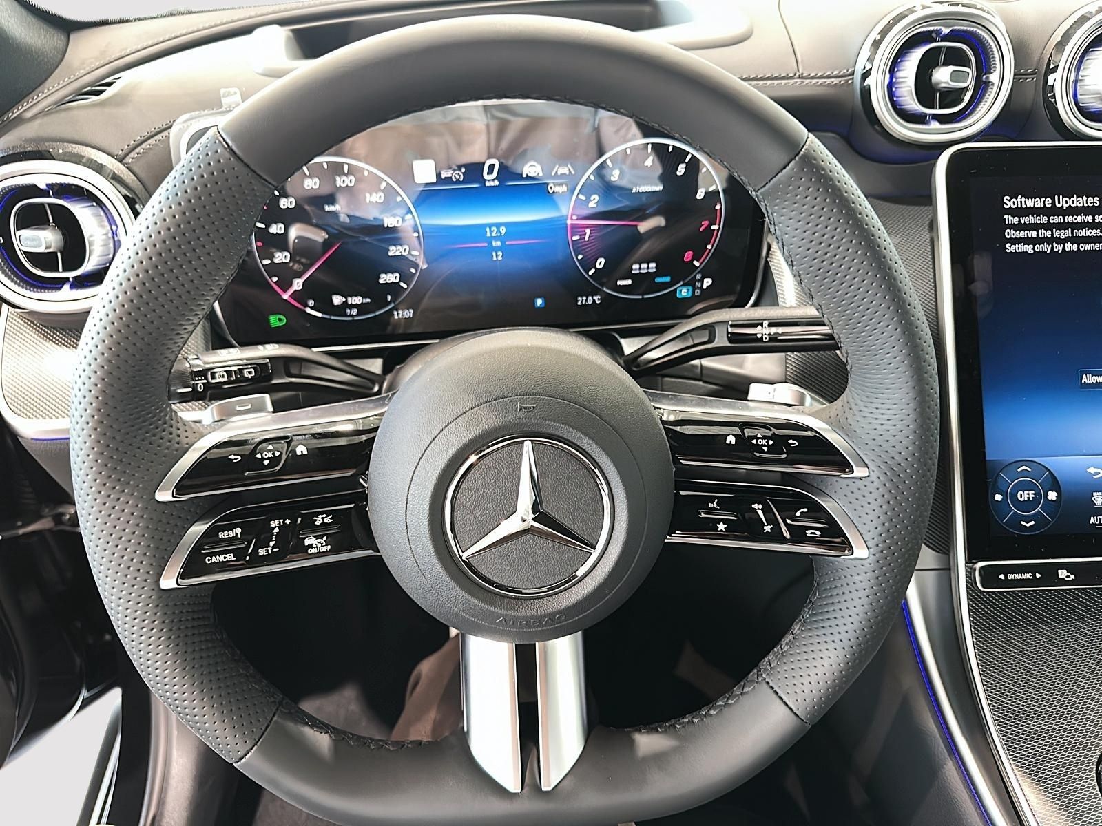 Photo 2027 Mercedes-Benz GLC 300 4MATIC SUV #8