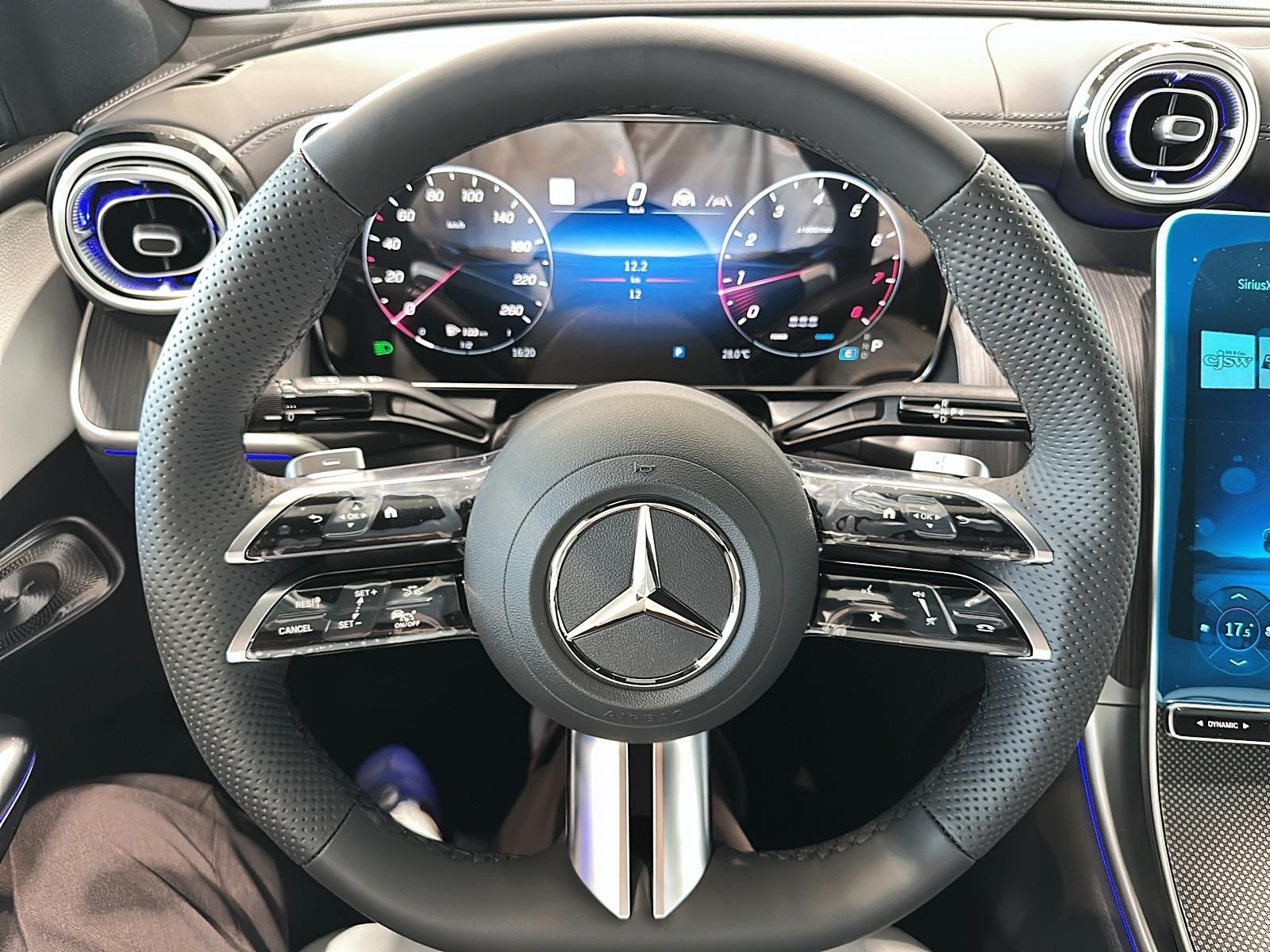 Photo 2027 Mercedes-Benz GLC 300 4MATIC Coupe #8