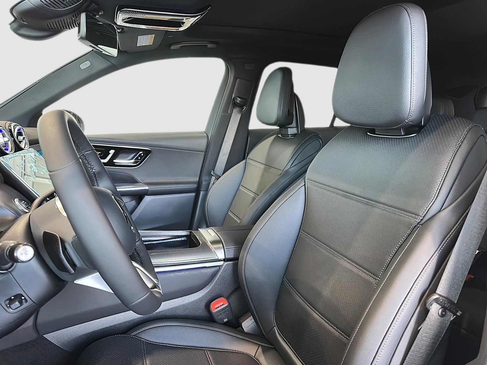 Photo 2027 Mercedes-Benz GLC 300 4MATIC SUV #3