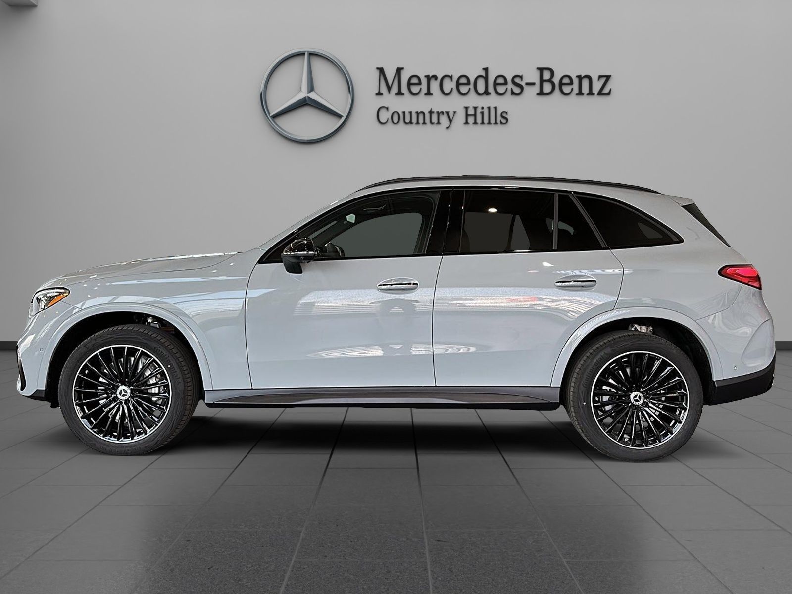 Photo 2027 Mercedes-Benz GLC 300 4MATIC SUV #2