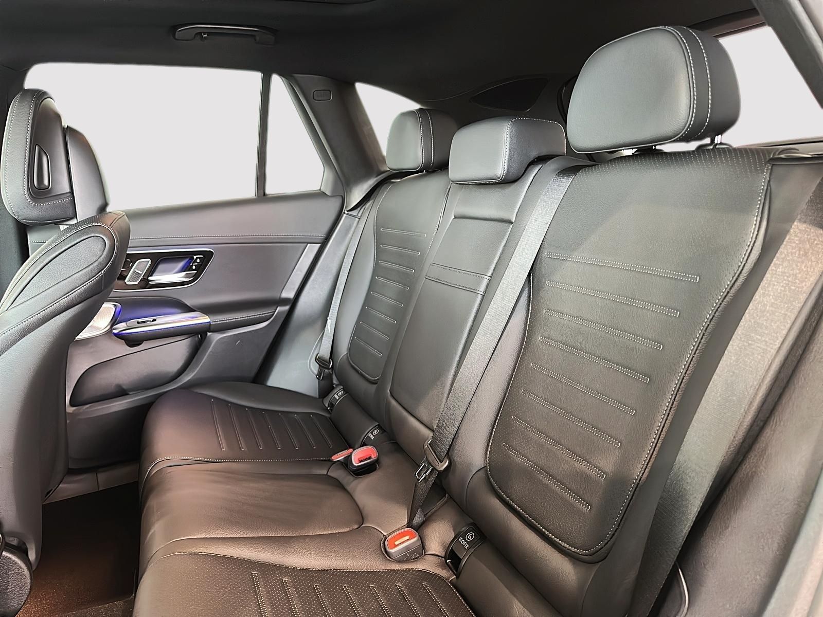 Photo 2027 Mercedes-Benz GLC 300 4MATIC SUV #4