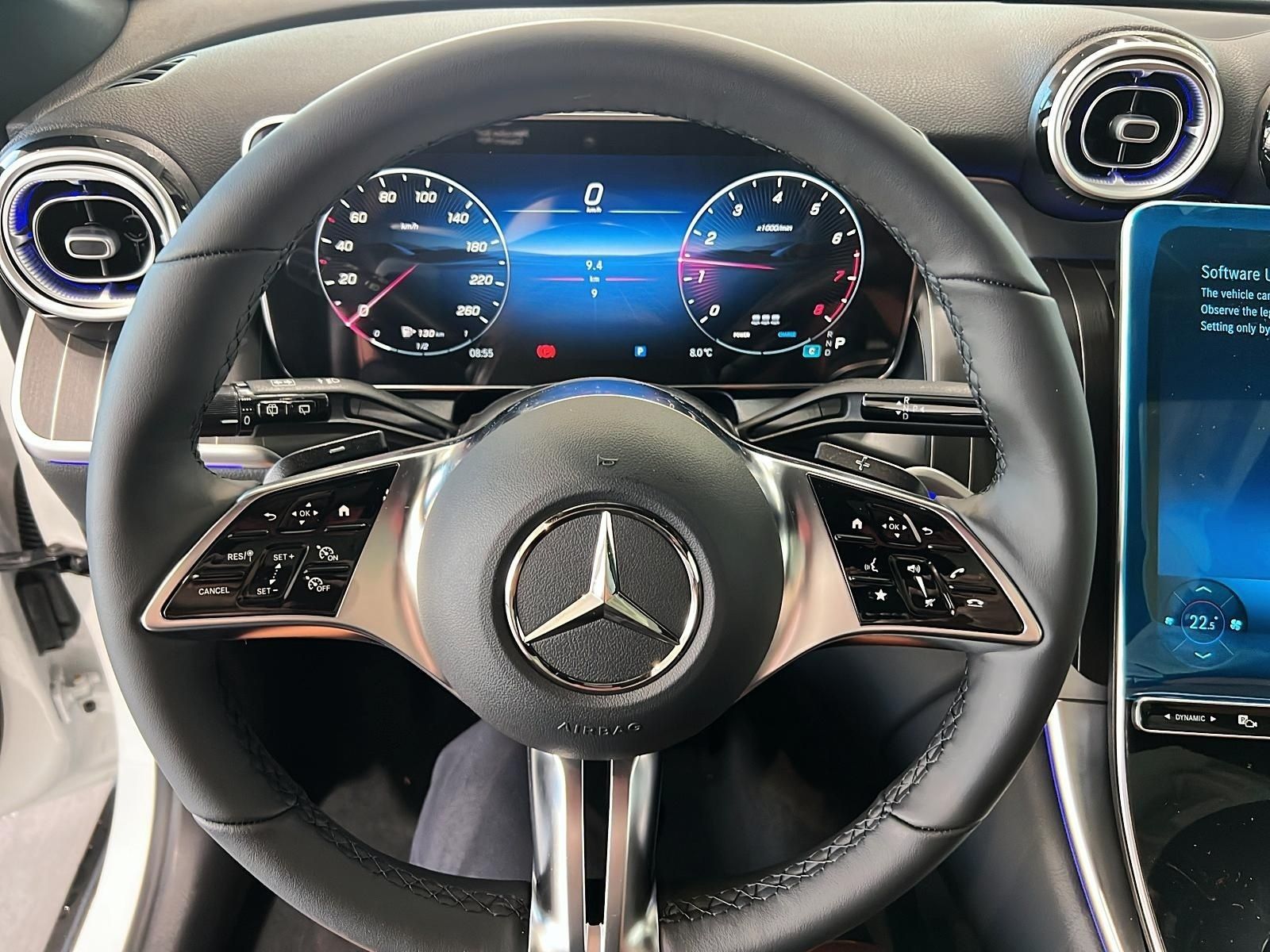 Photo 2027 Mercedes-Benz GLC 300 4MATIC SUV #8