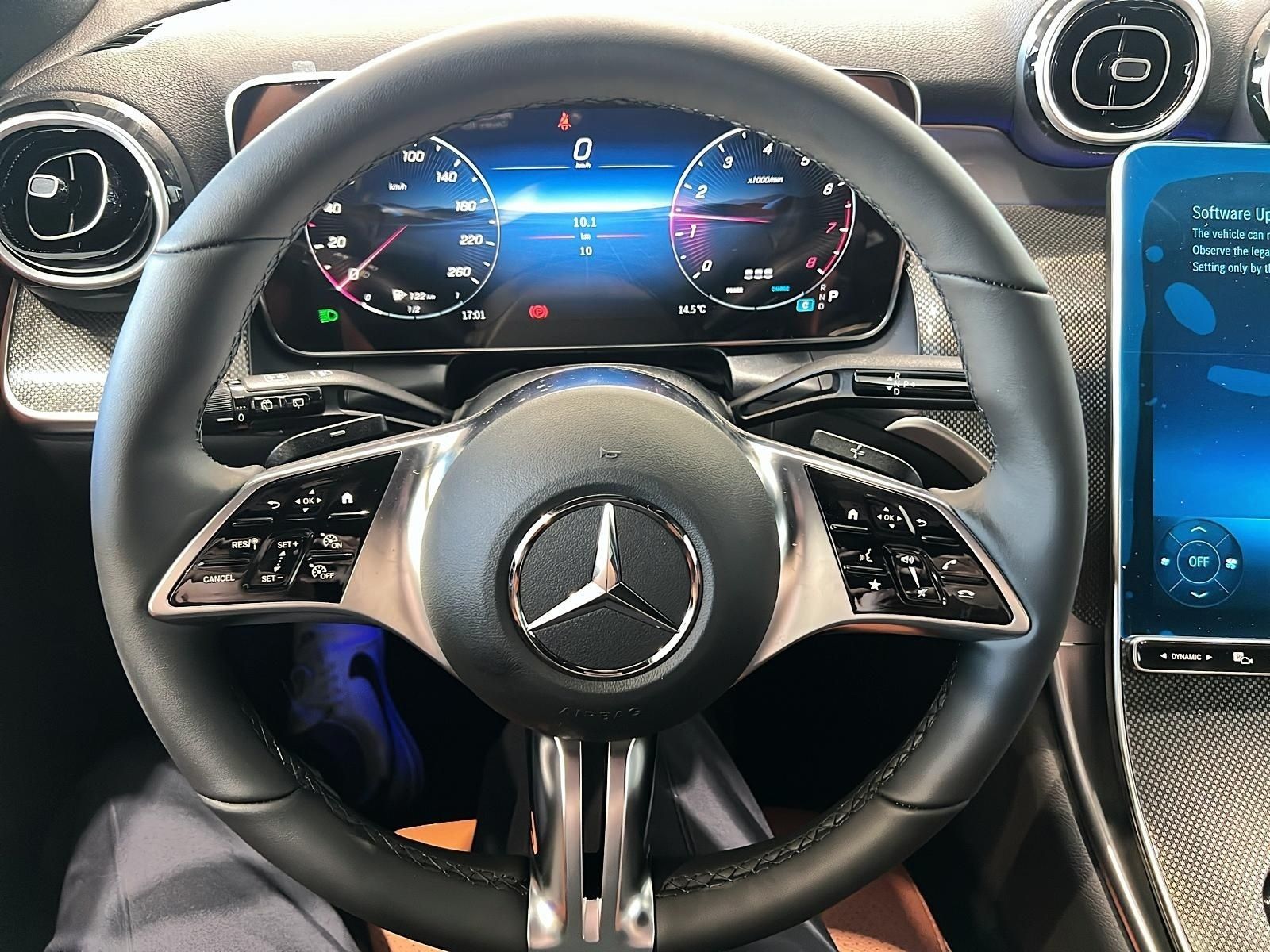 Photo 2027 Mercedes-Benz GLC 300 4MATIC SUV #8