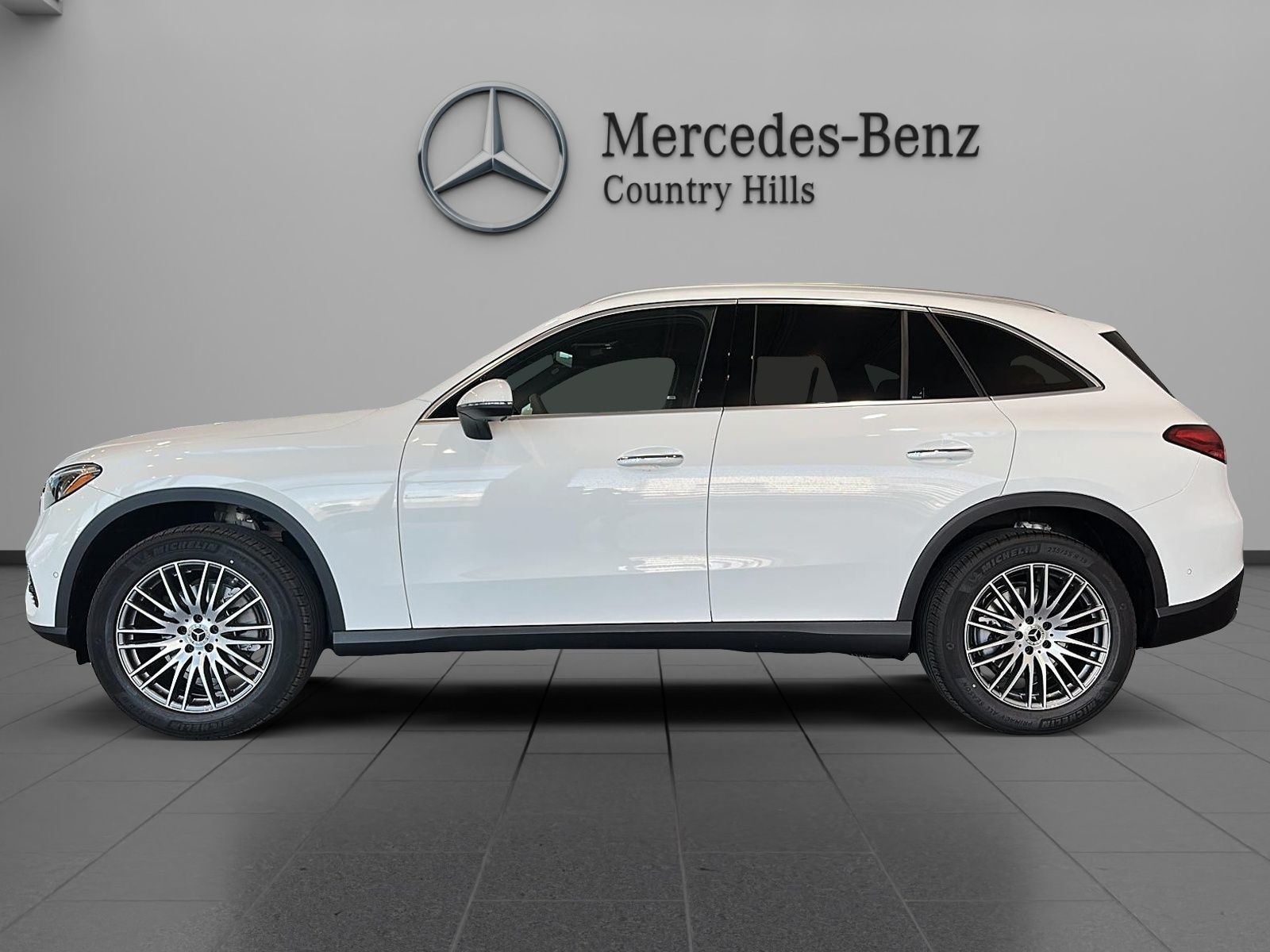 Photo 2027 Mercedes-Benz GLC 300 4MATIC SUV #2