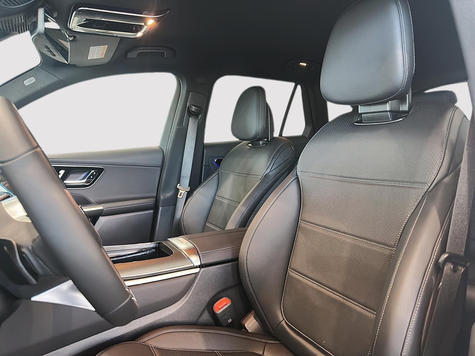 Photo 2027 Mercedes-Benz GLC 300 4MATIC SUV #3