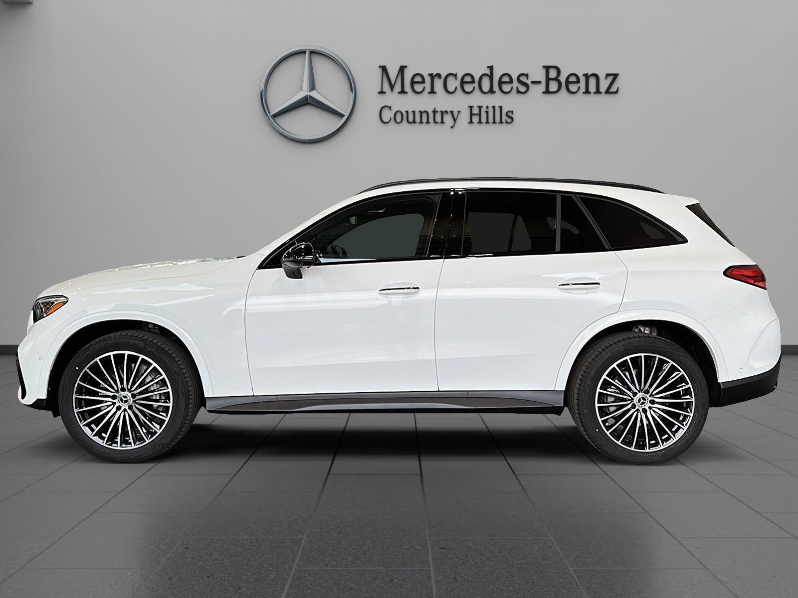 Photo 2027 Mercedes-Benz GLC 300 4MATIC SUV #2