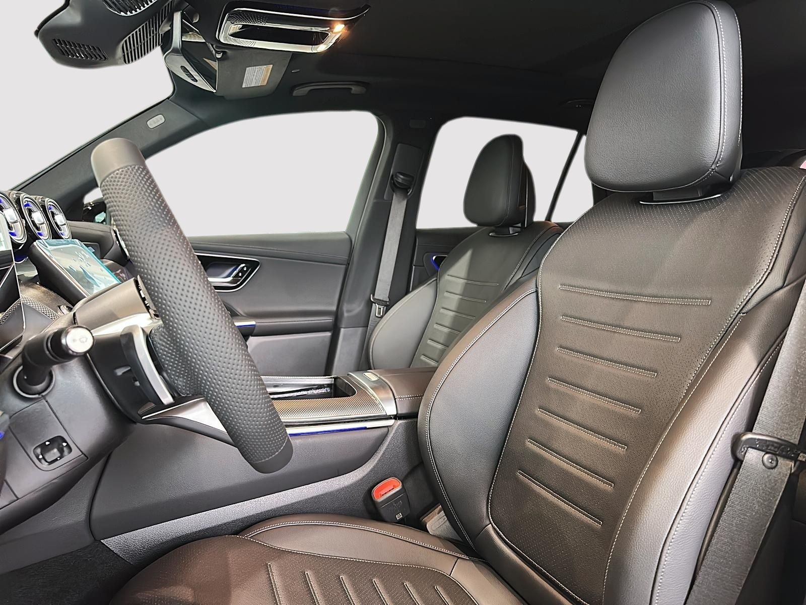 Photo 2027 Mercedes-Benz GLC 300 4MATIC SUV #3