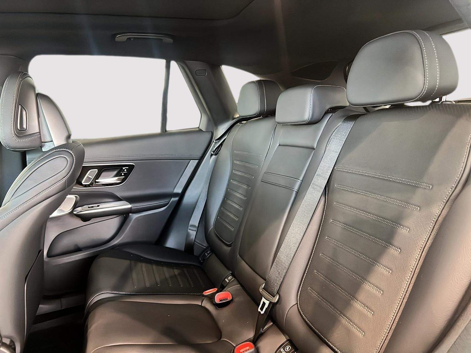 2026 Mercedes Benz GLC 350e 4MATIC photo 4