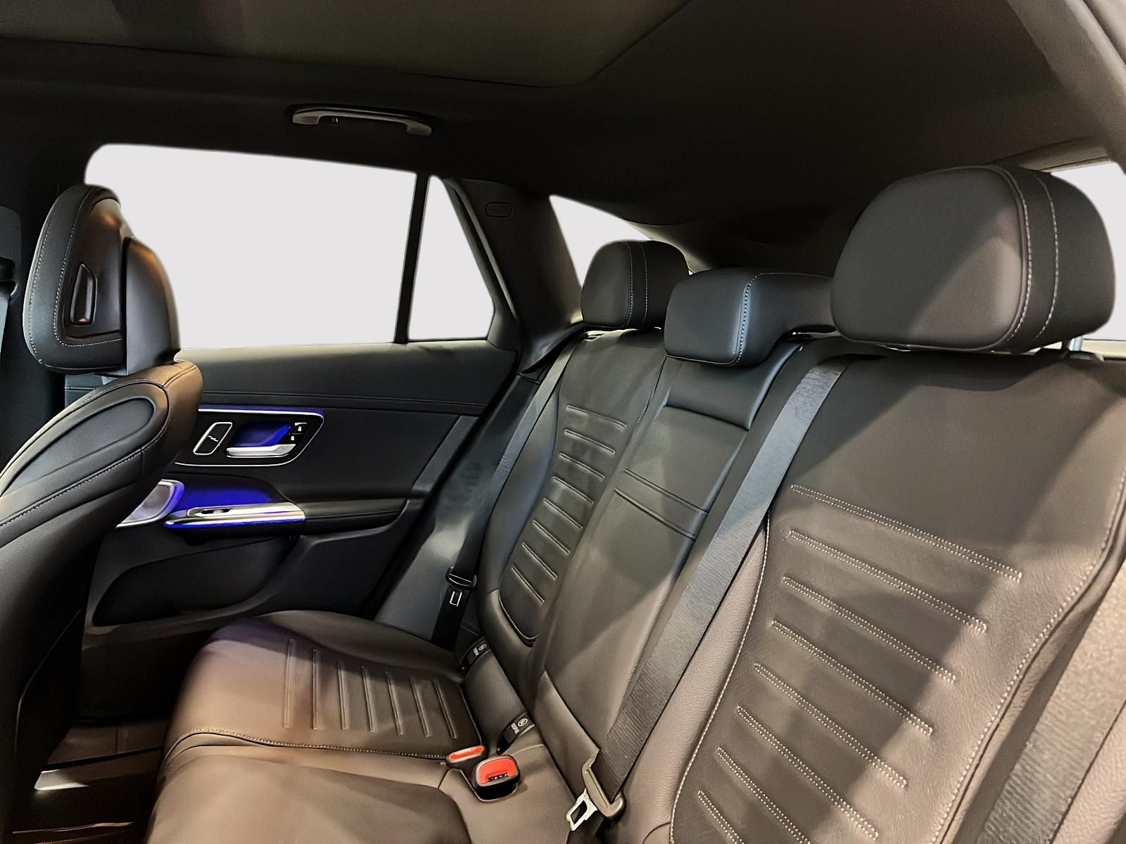 2026 Mercedes Benz GLC 350e 4MATIC photo 4