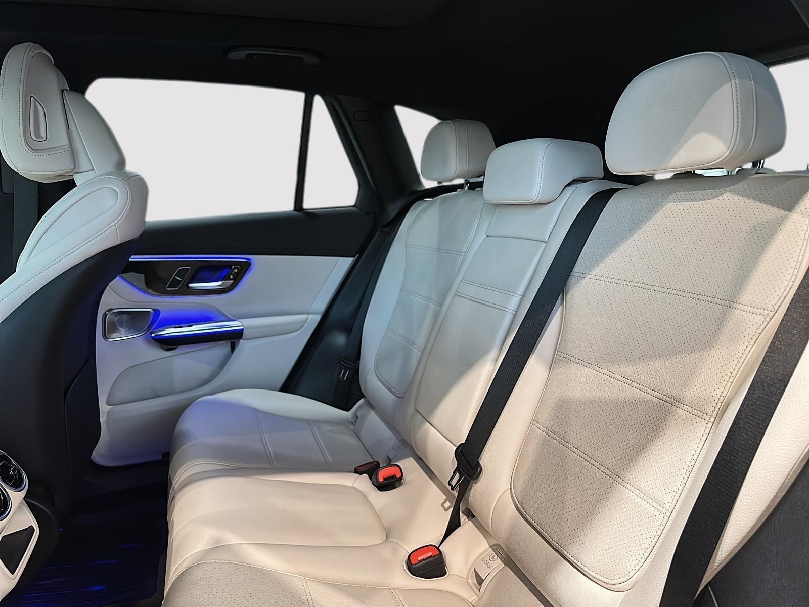 Photo 2026 Mercedes-Benz GLC350e 4MATIC SUV #4
