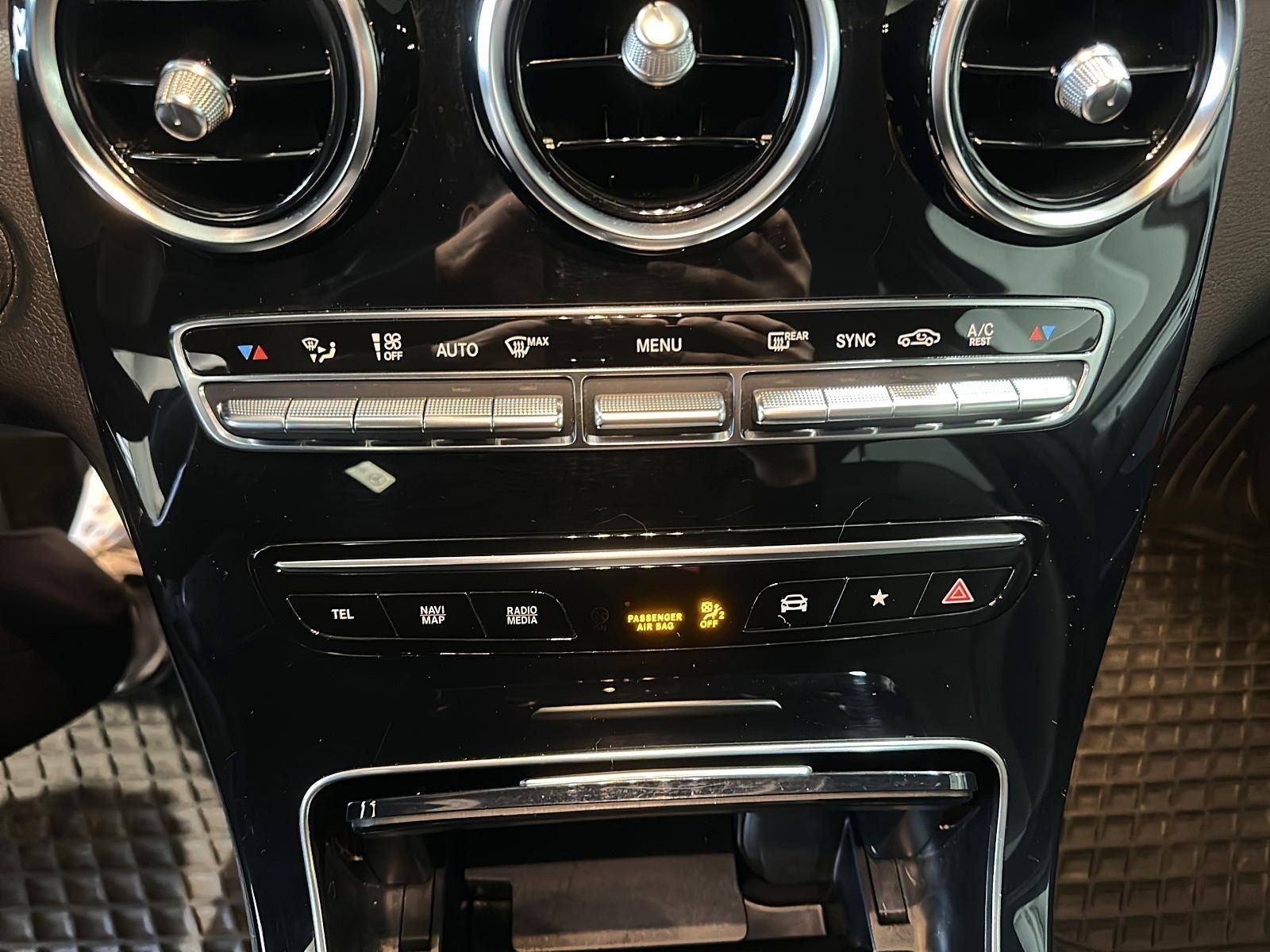 Photo 2022 Mercedes-Benz GLC43 AMG 4MATIC SUV #7