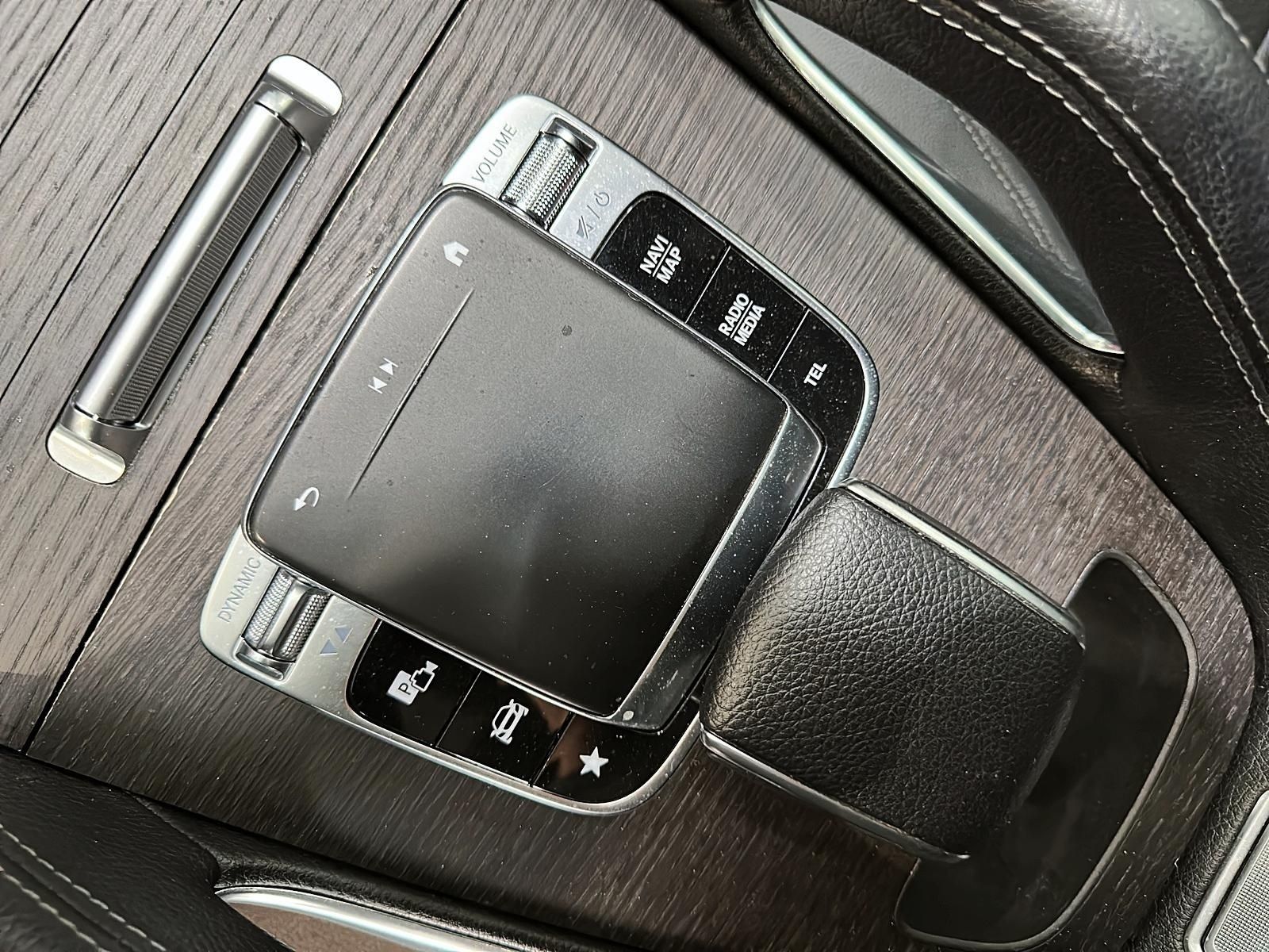 Photo 2020 Mercedes-Benz GLE450 4MATIC SUV #8