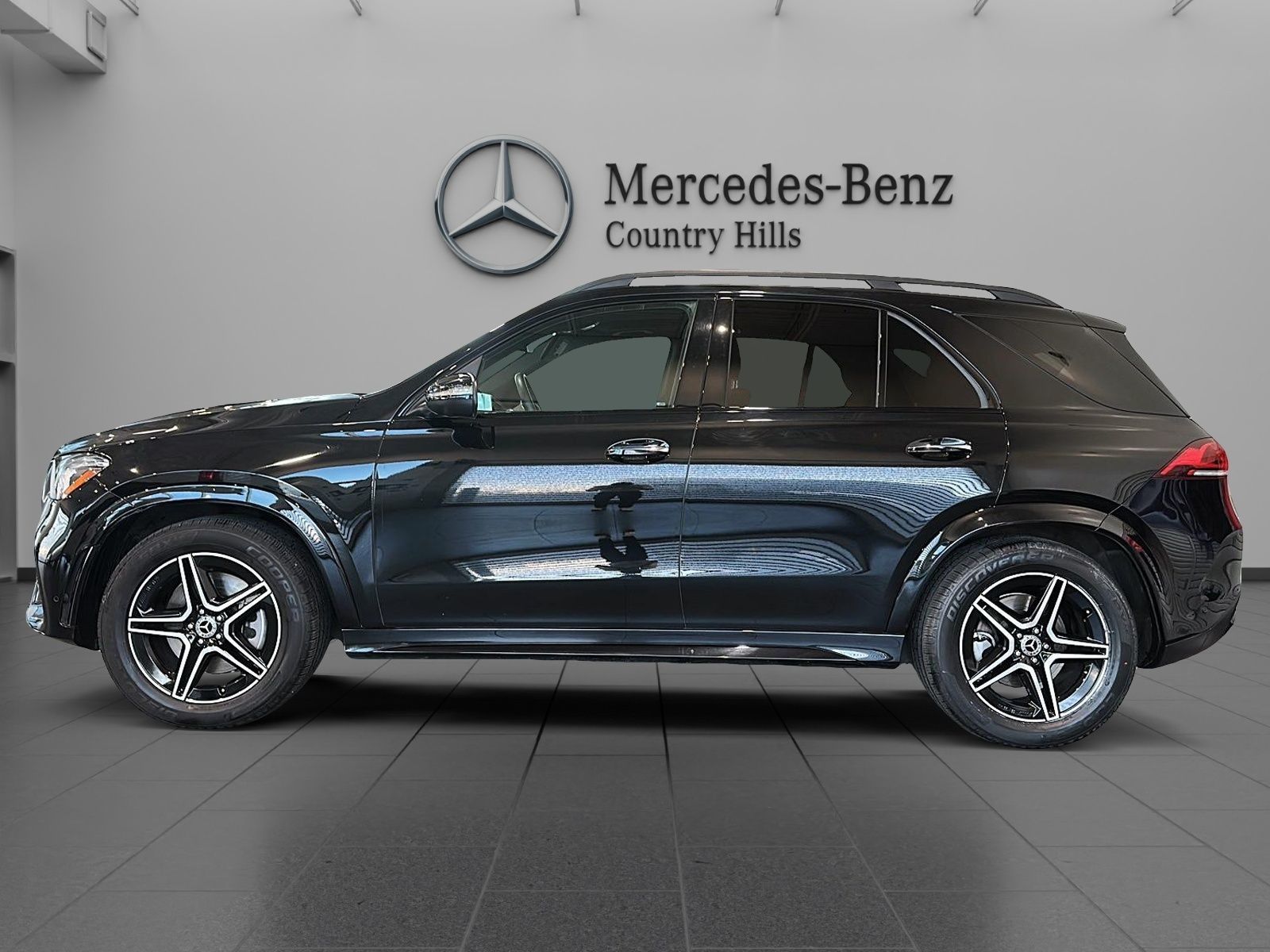 Photo 2023 Mercedes-Benz GLE450 4MATIC SUV #2