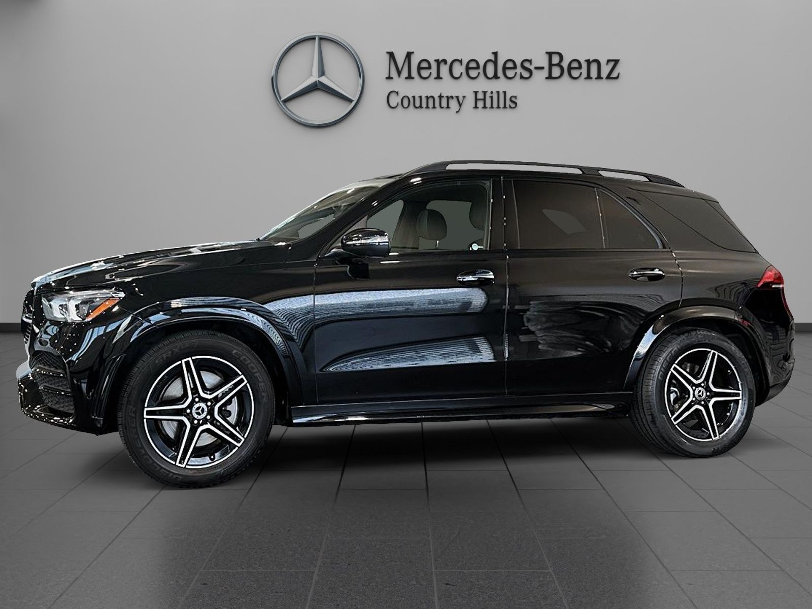 Photo 2023 Mercedes-Benz GLE450 4MATIC SUV #1