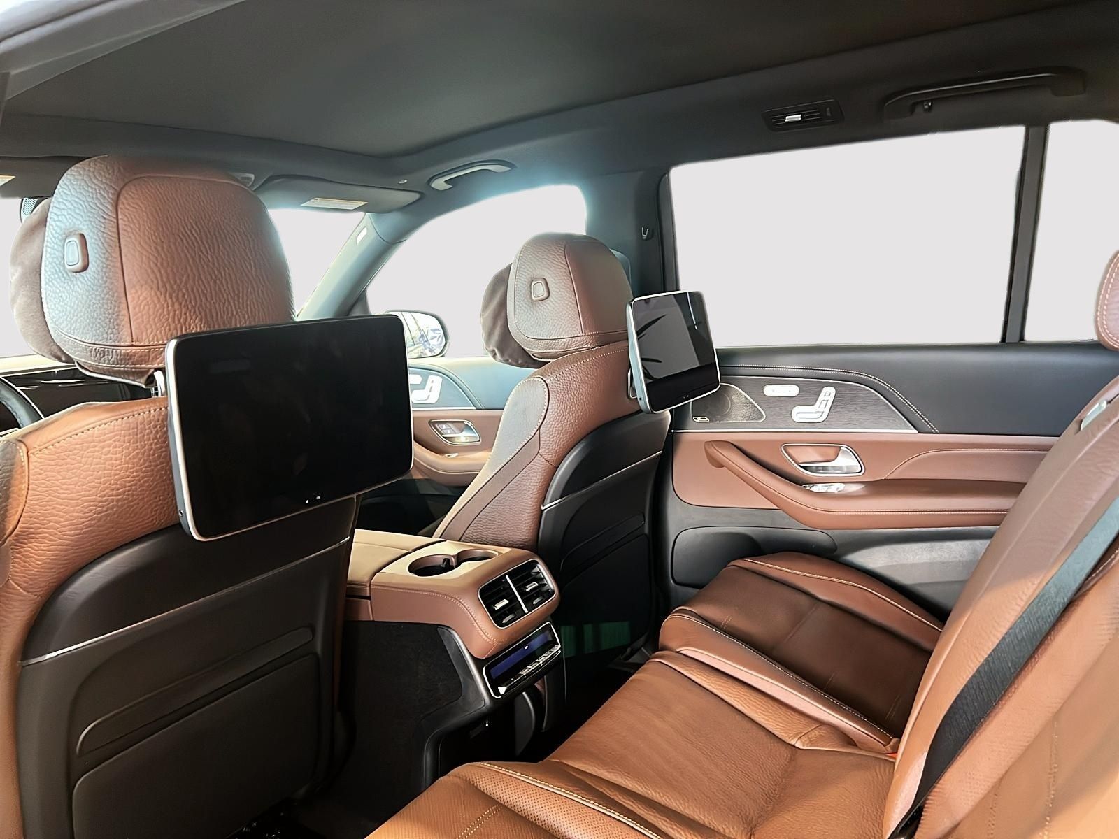 2026 Mercedes Benz GLS 450 4MATIC photo 3