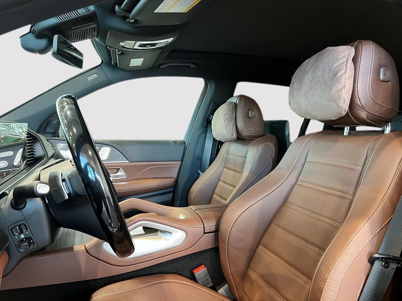 2026 Mercedes Benz GLS 450 4MATIC photo 2