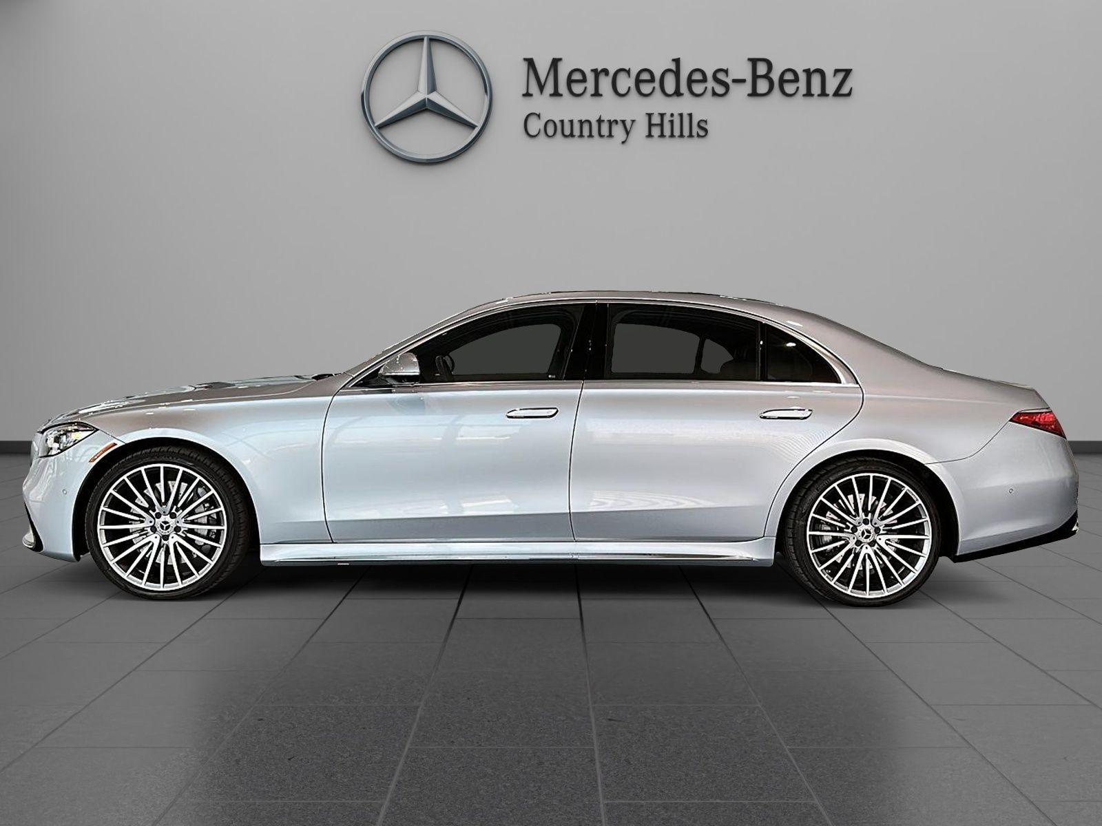 Photo 2023 Mercedes-Benz S580 4MATIC Sedan #2