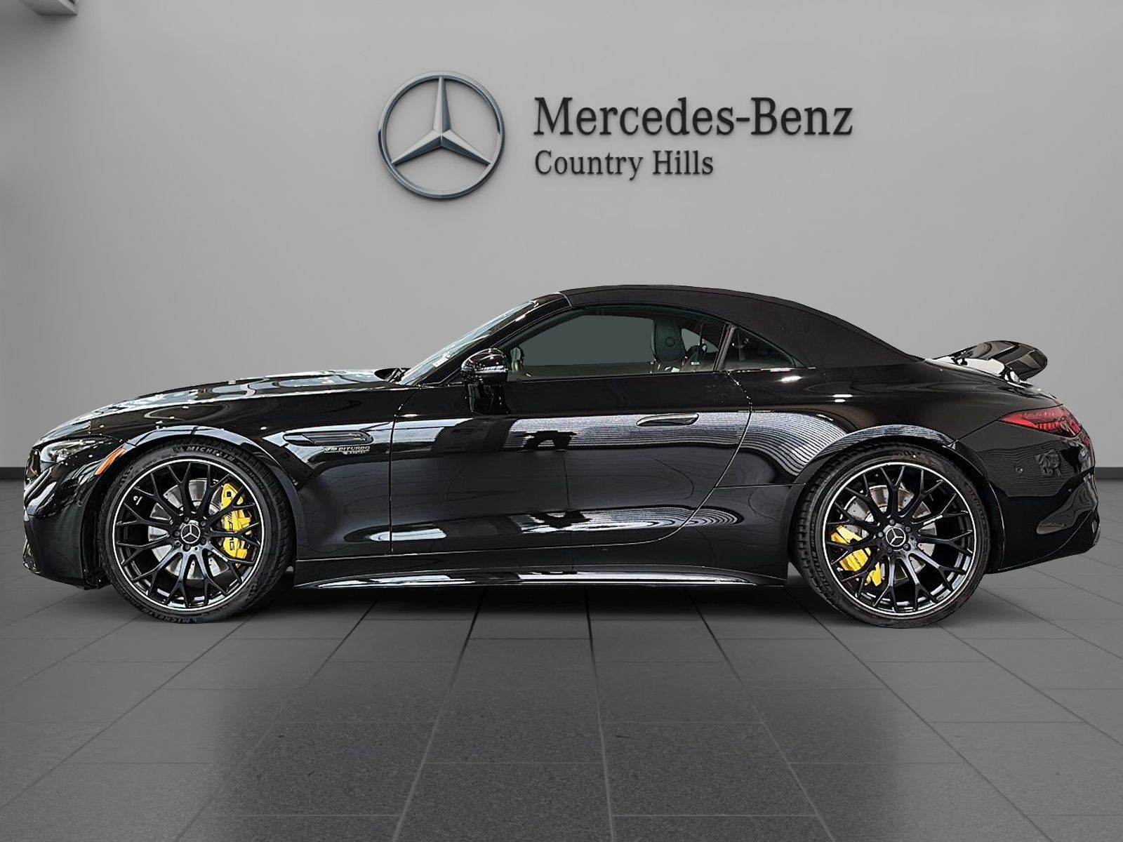 Photo 2023 Mercedes-Benz SL63 AMG Roadster #2