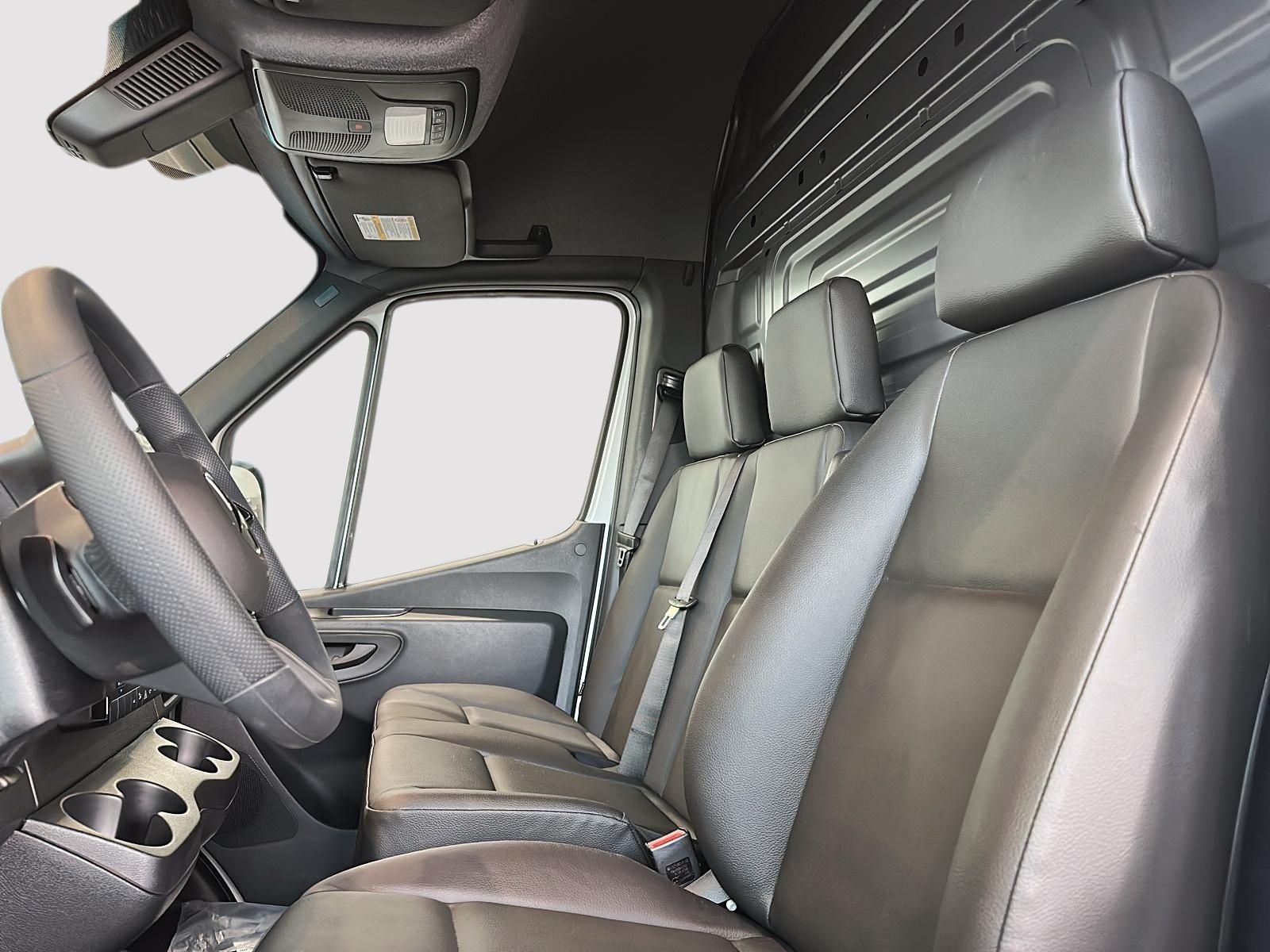 Photo 2026 Mercedes-Benz Sprinter 2500 170 Wheelbase High Roof RWD #3