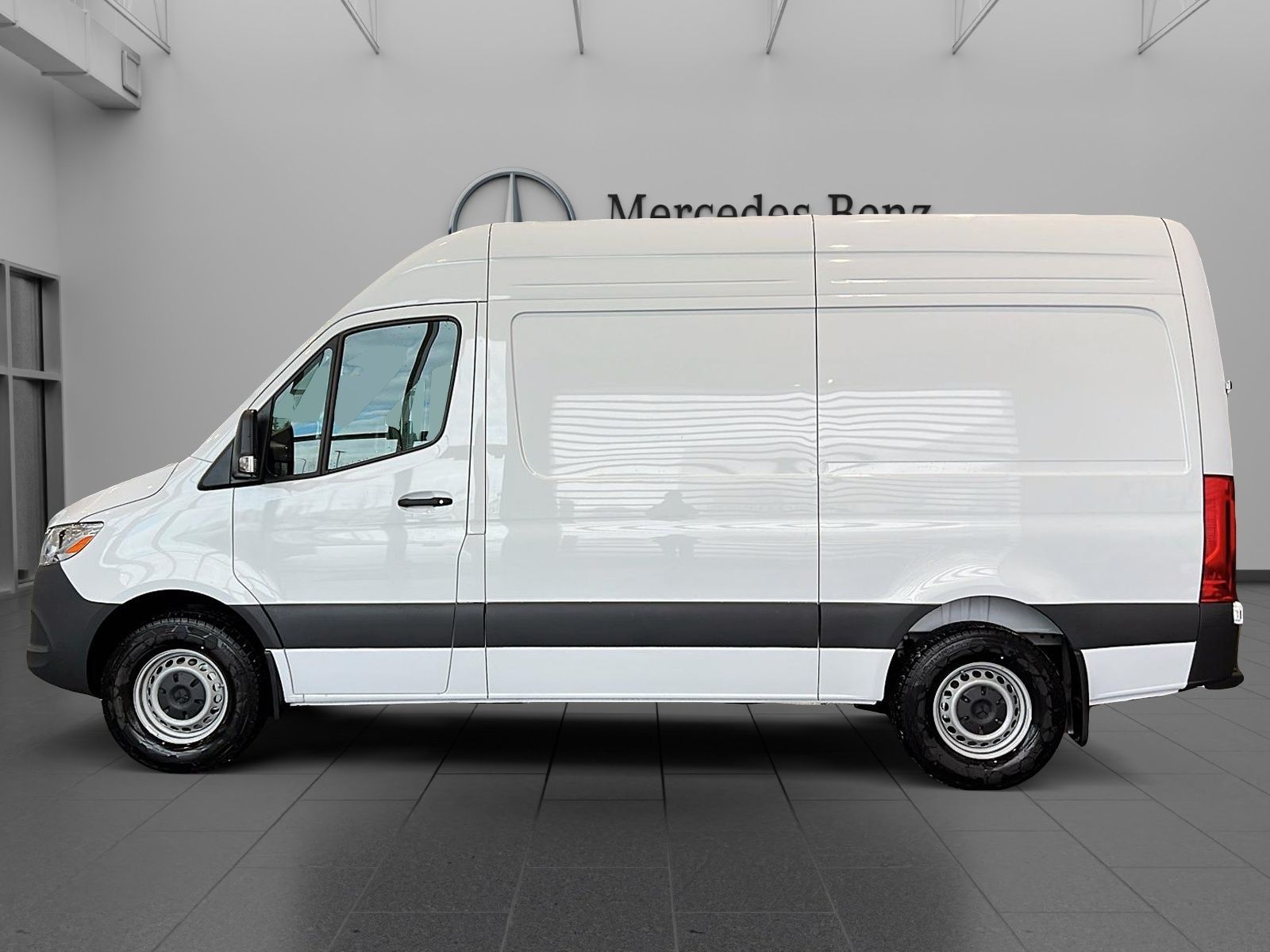 Photo 2026 Mercedes-Benz Sprinter 2500 144 Wheelbase High Roof RWD #2