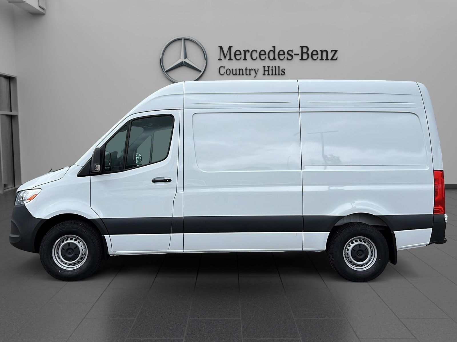 Photo 2026 Mercedes-Benz Sprinter 2500 144 Wheelbase High Roof RWD #2