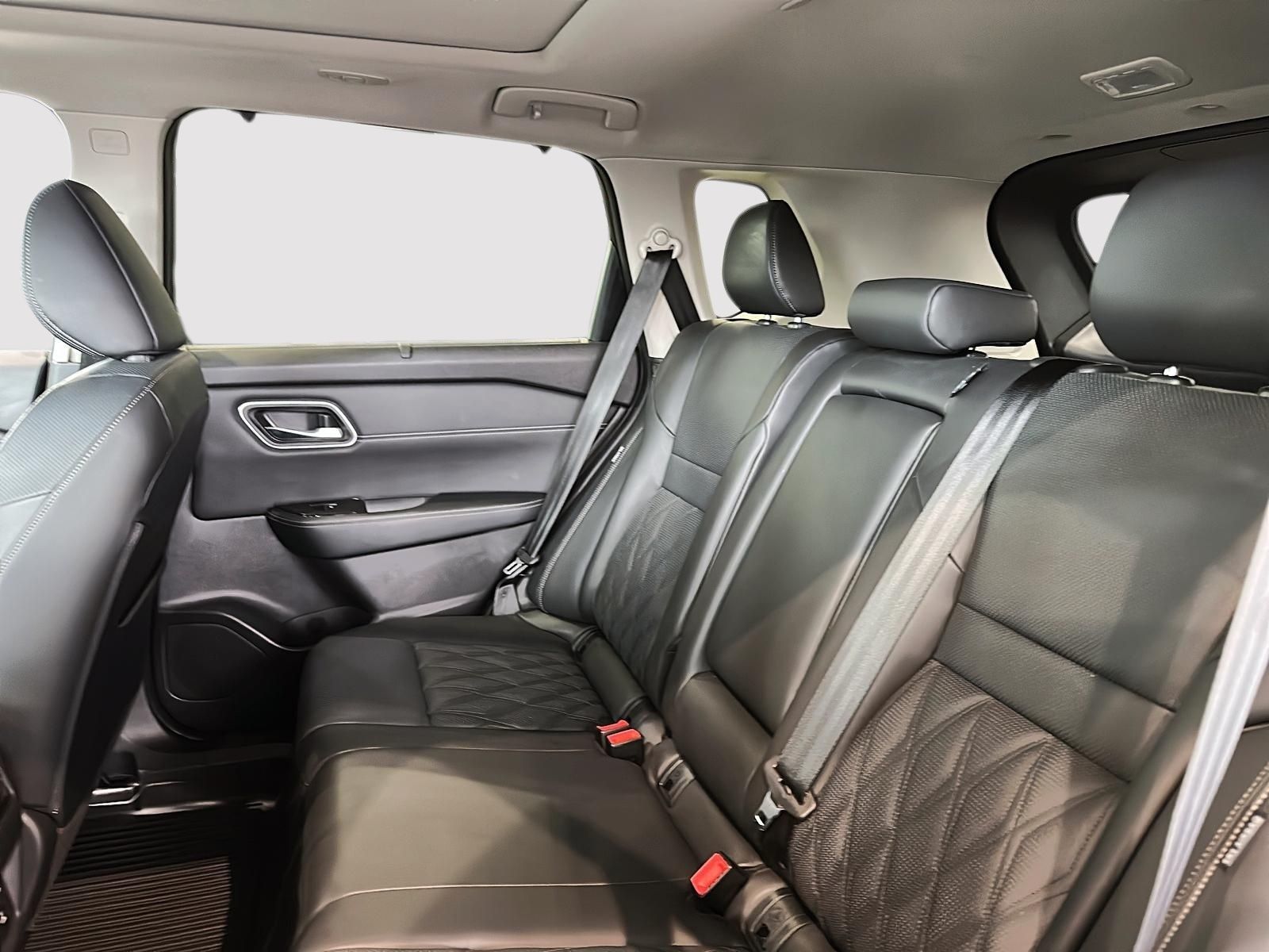 Photo 2025 Nissan Rogue AWD Platinum #4