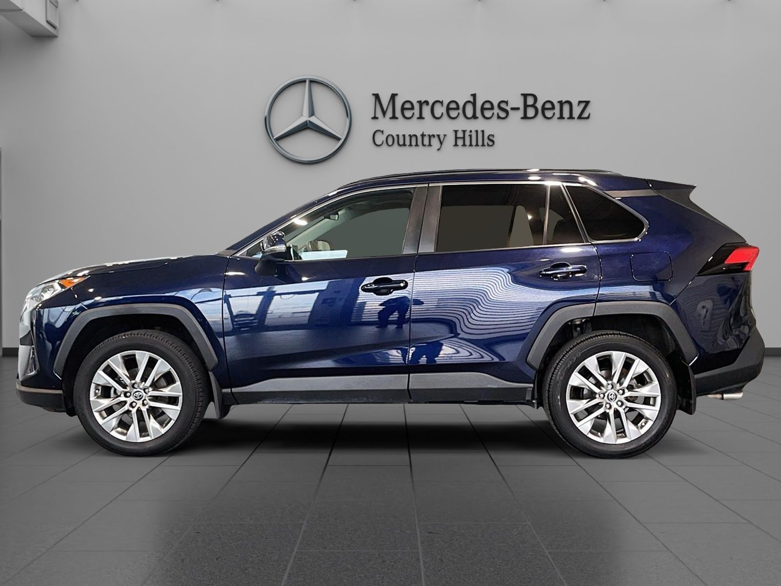 Photo 2021 Toyota RAV4 XLE AWD #3