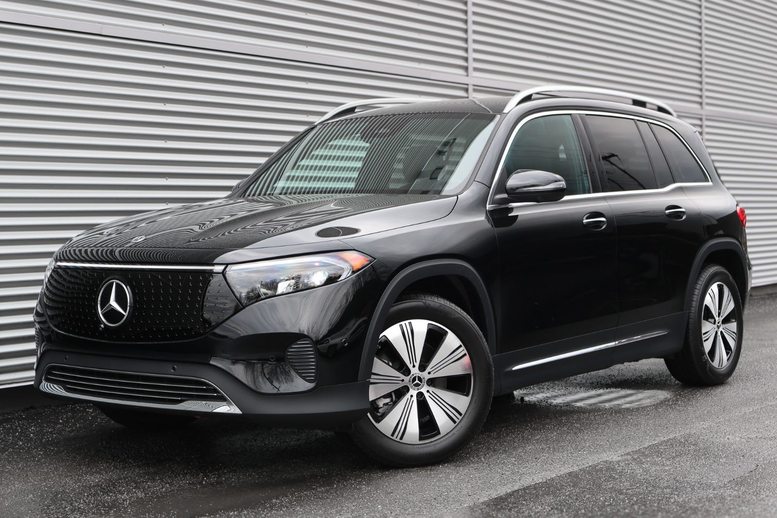 2025 Mercedes-Benz EQB 300 4MATIC SUV