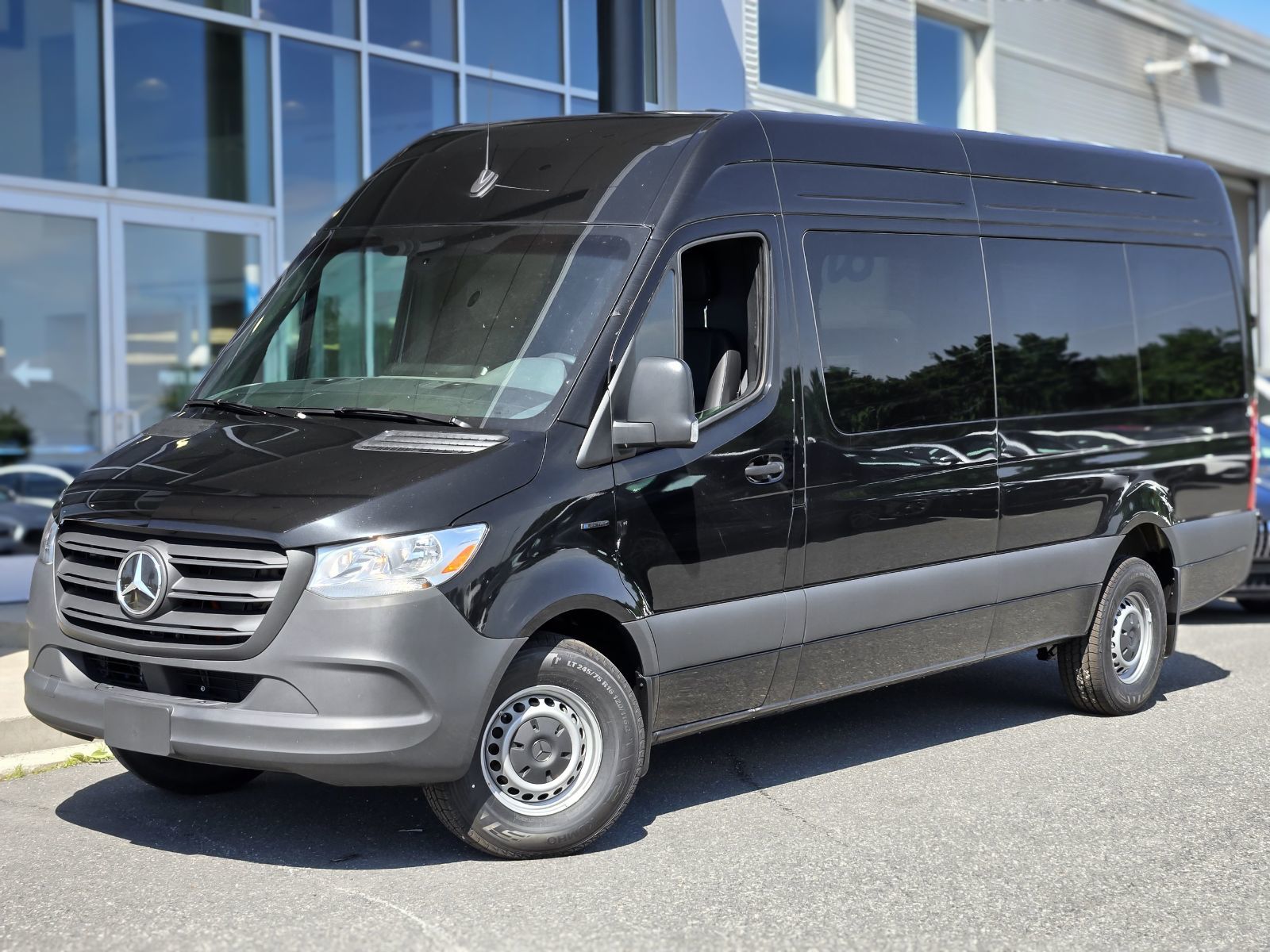 2024 Mercedes-Benz eSprinter 170 Wheelbase High Roof RWD