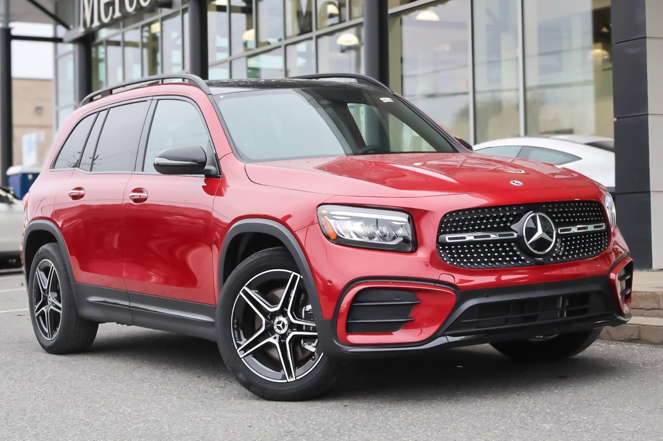 2025 Mercedes-Benz GLB 250 4MATIC SUV
