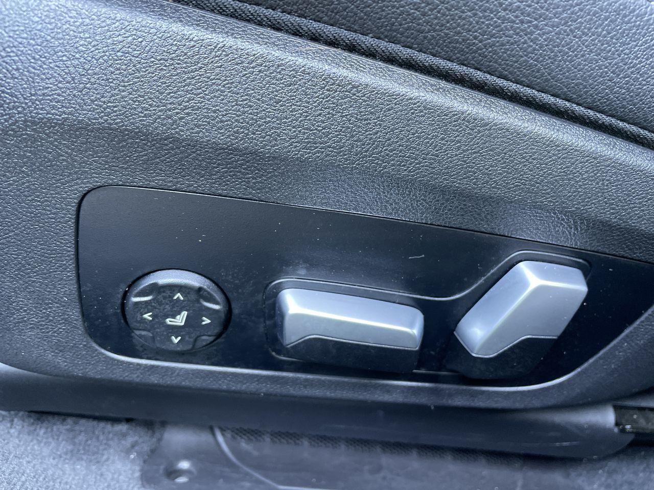 2022 BMW 330e in North Vancouver, British Columbia